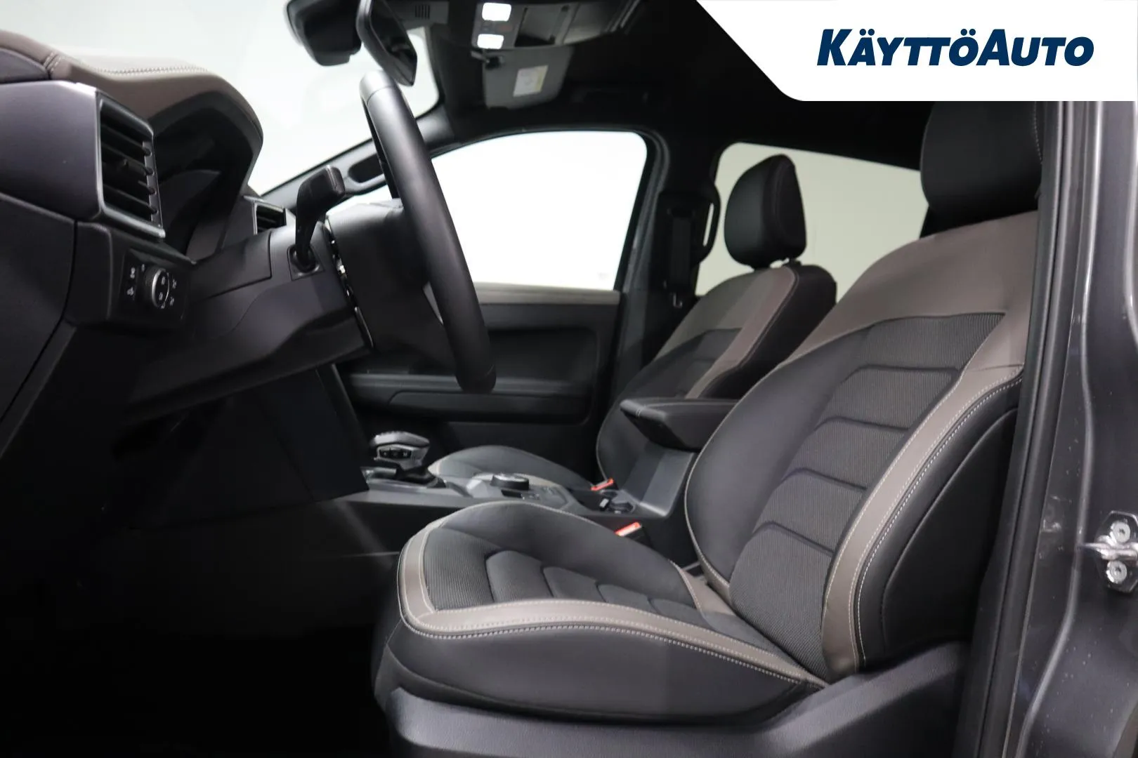 Volkswagen Amarok RXL-199 carousel image