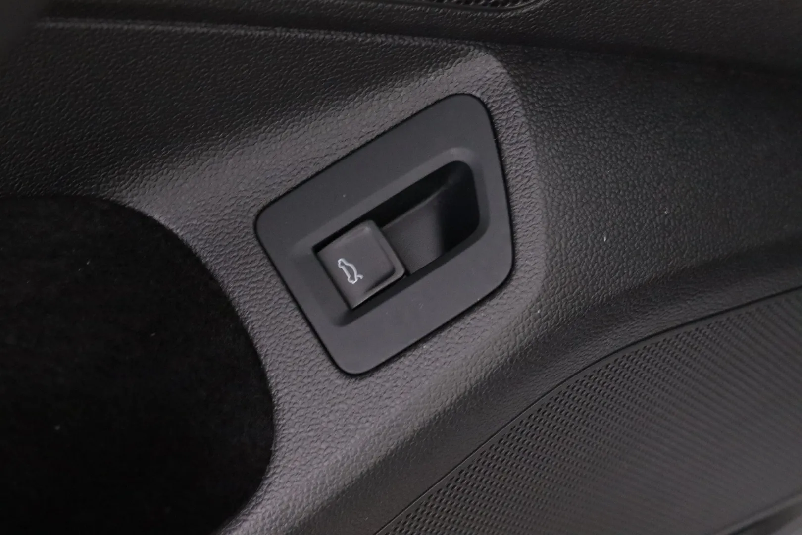 VOLKSWAGEN Passat XPH-153 carousel image