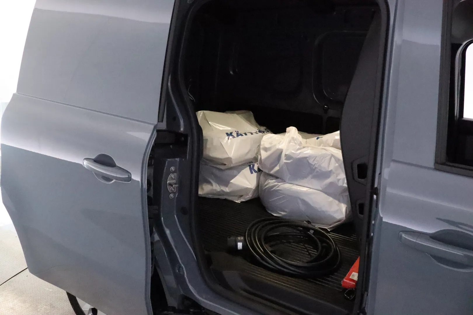 Nissan Townstar FRG-203 carousel image