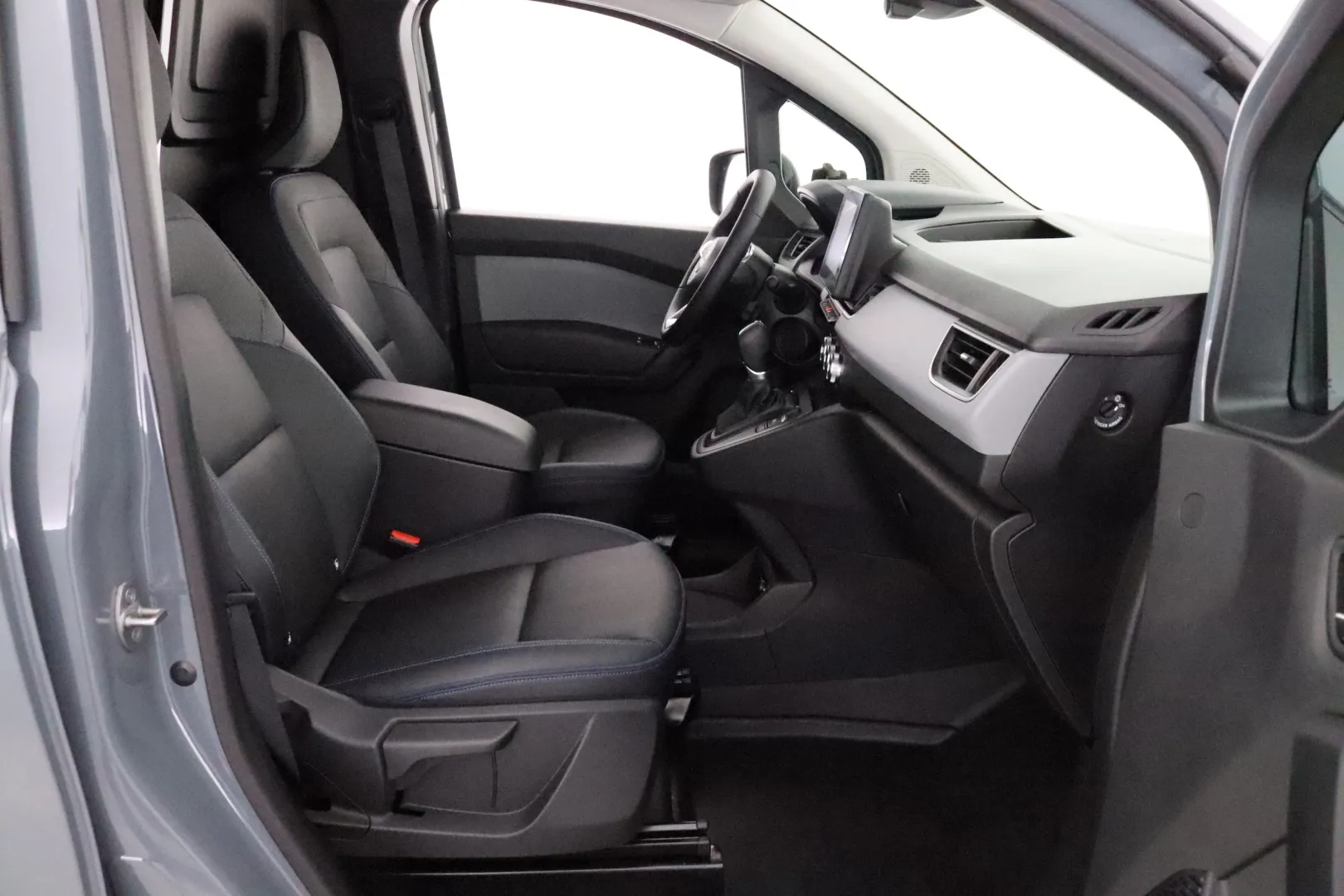 Nissan Townstar FRG-203 carousel image