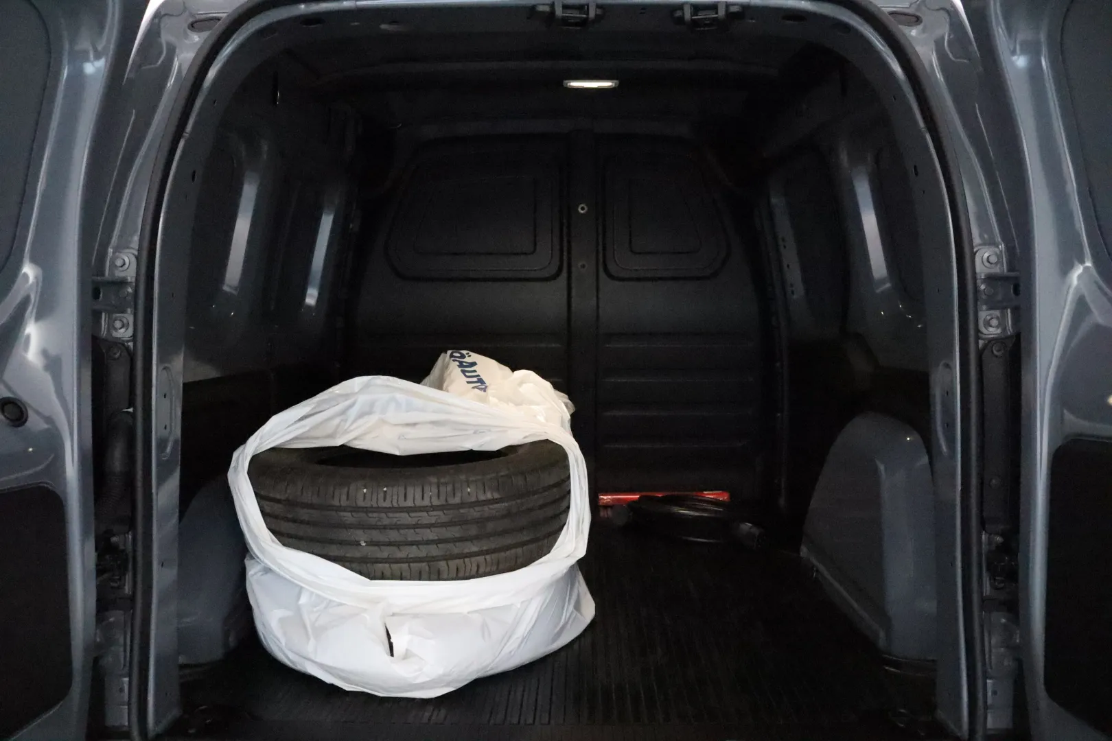 Nissan Townstar FRG-203 carousel image