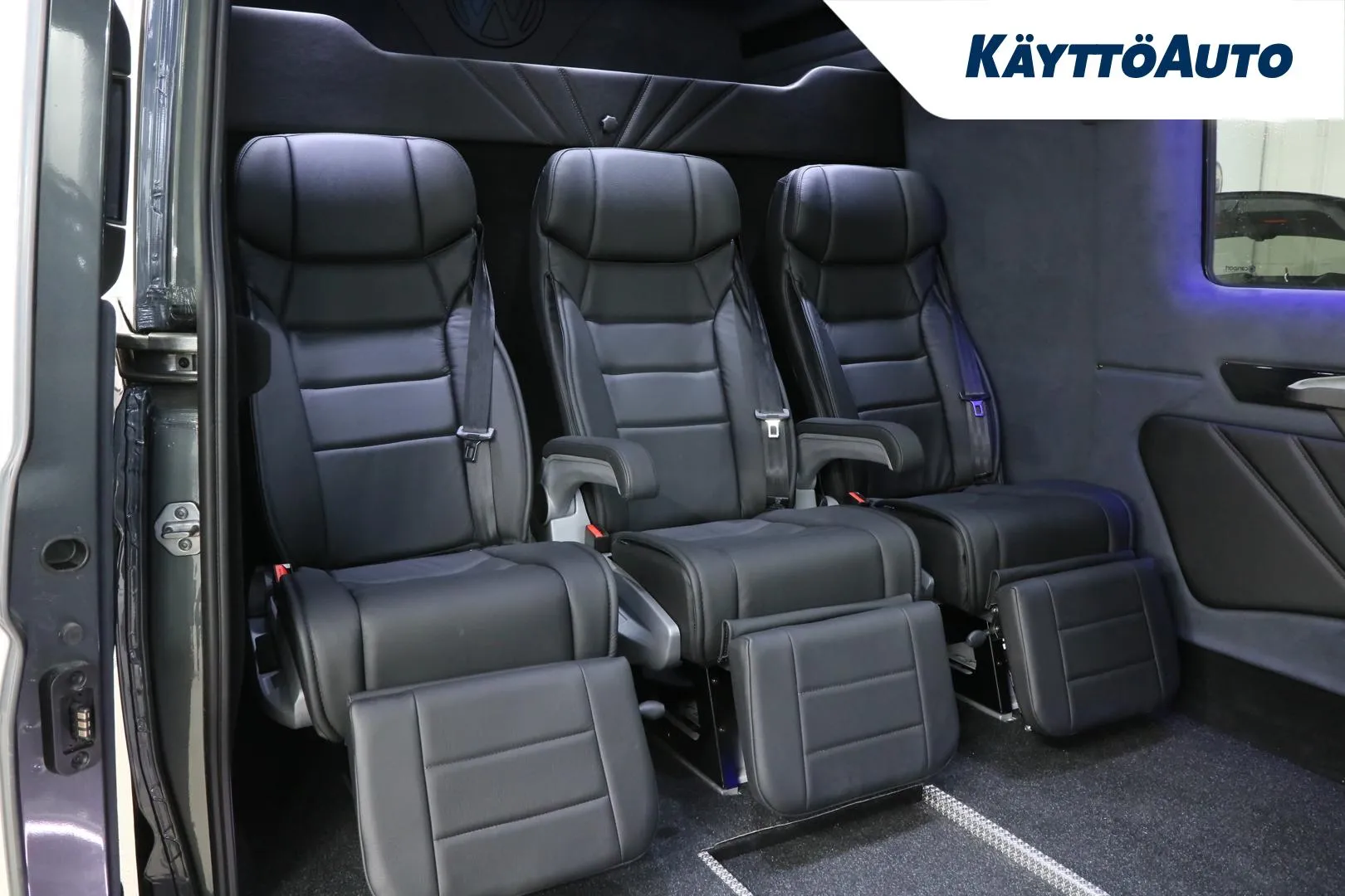 Volkswagen Crafter RXJ-995 carousel image