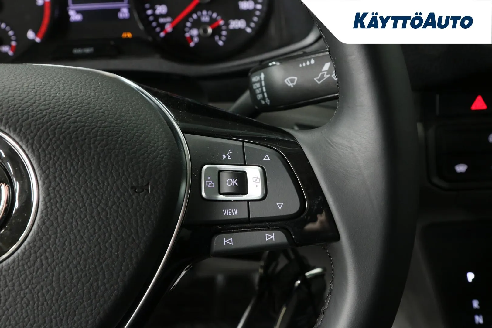 Volkswagen Crafter RXJ-995 carousel image