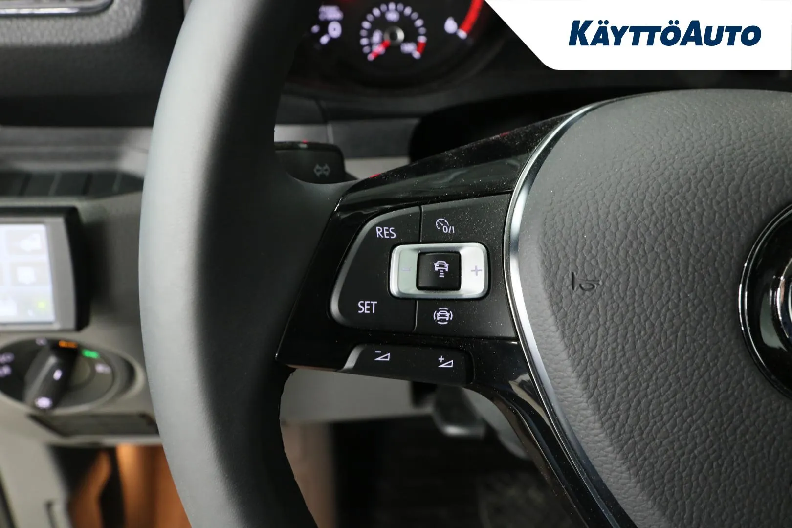 Volkswagen Crafter RXJ-995 carousel image