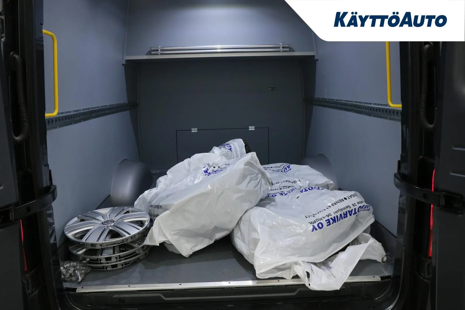 Volkswagen Crafter RXJ-995 carousel image