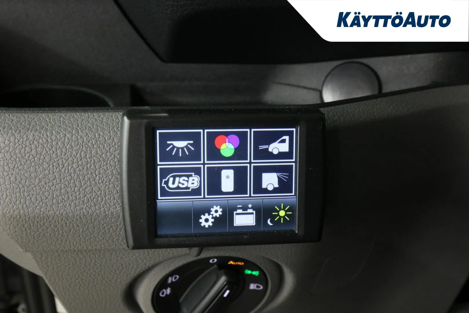 Volkswagen Crafter RXJ-995 carousel image