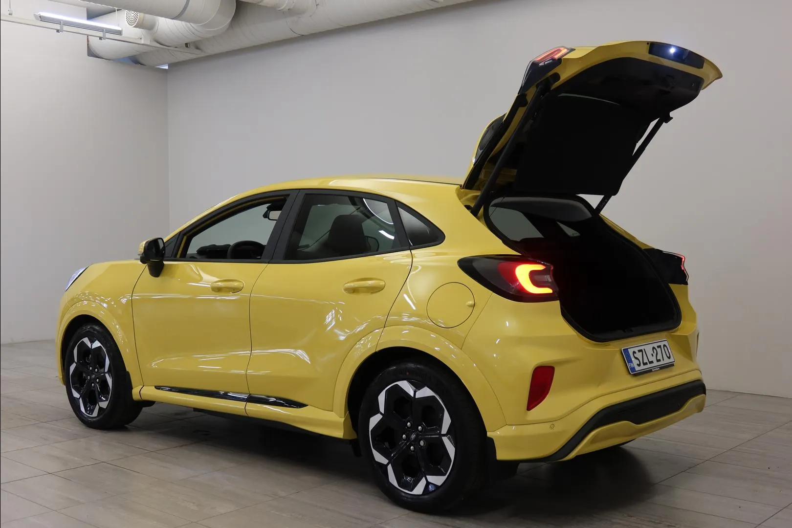 Ford Puma Gen-E SZL-270 carousel image