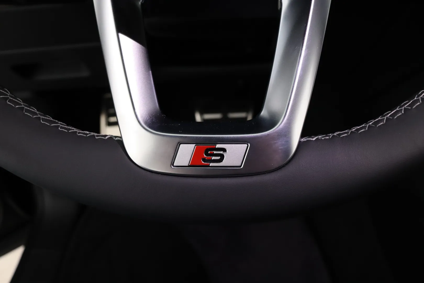 Audi Q8 RXN-349 carousel image