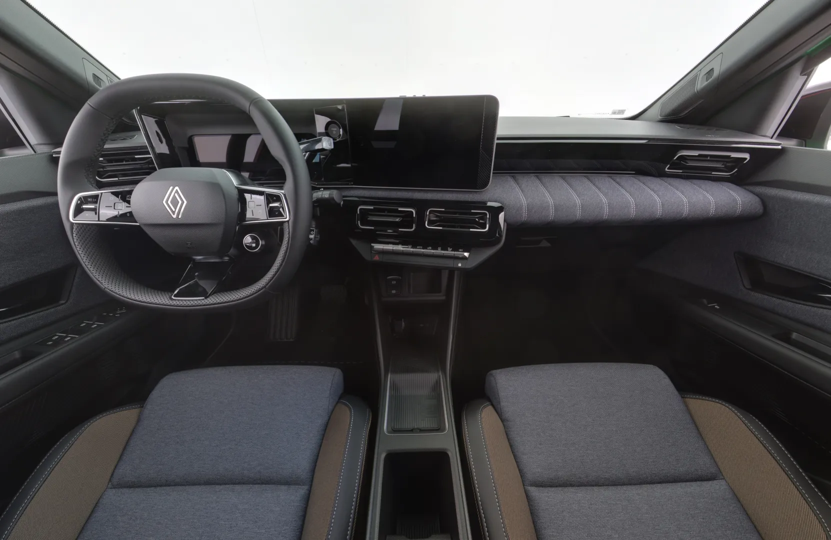 Renault 5 RXN-243 carousel image