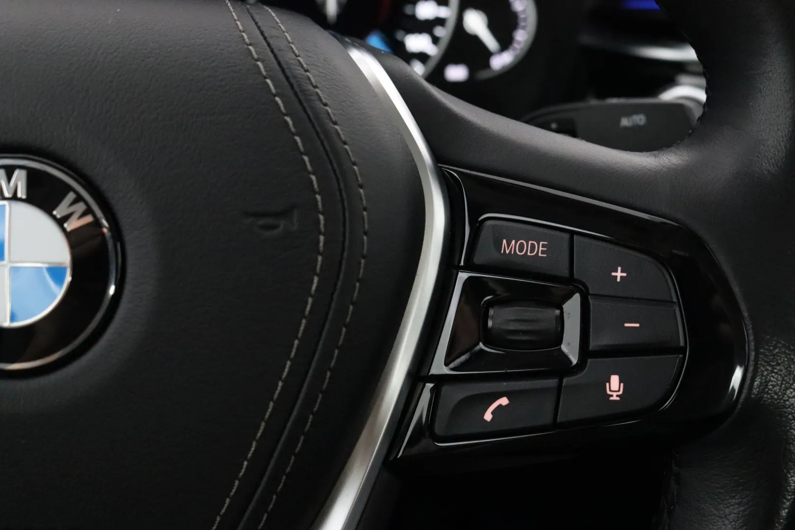 BMW 530 GNE-898 carousel image