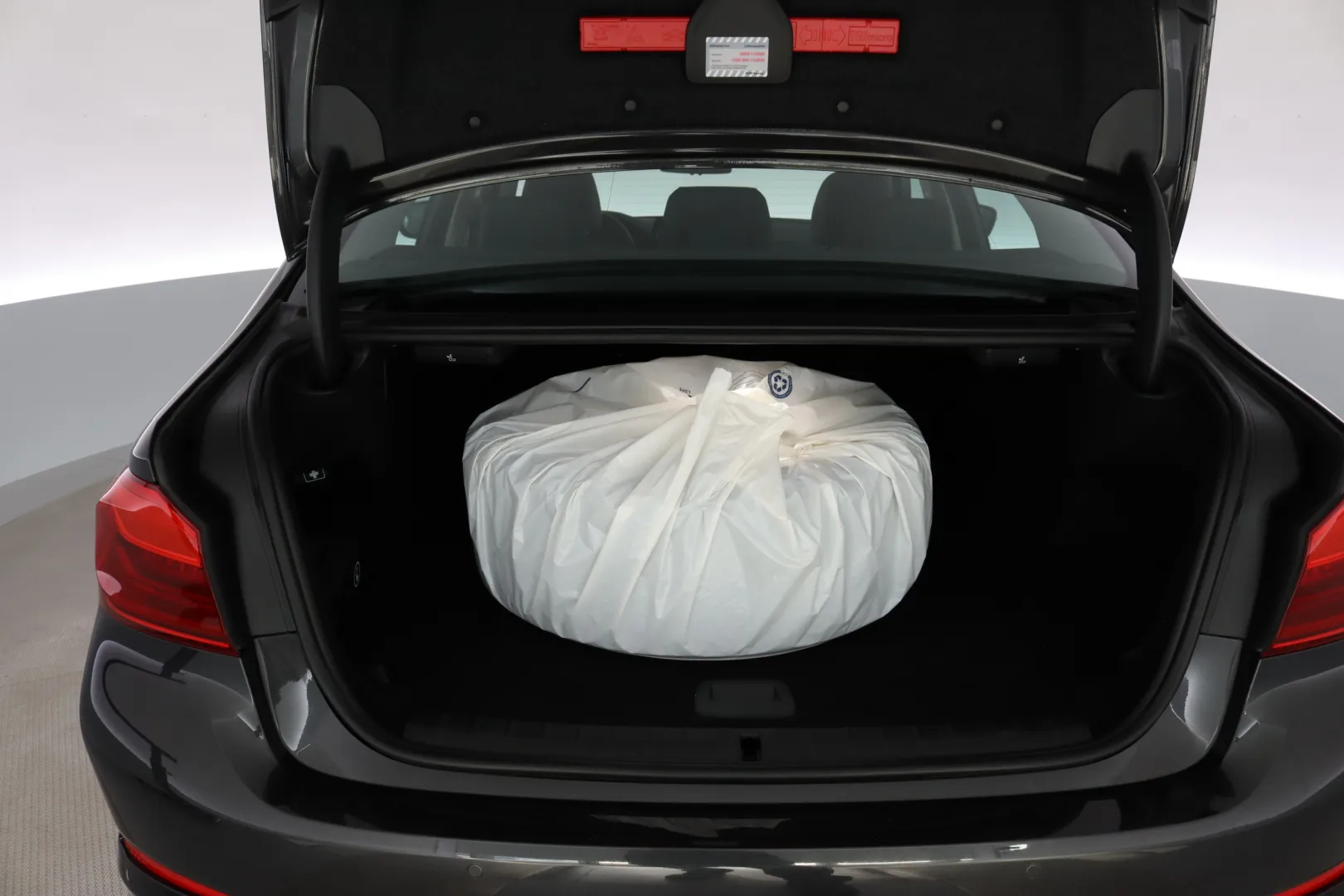 BMW 530 GNE-898 carousel image