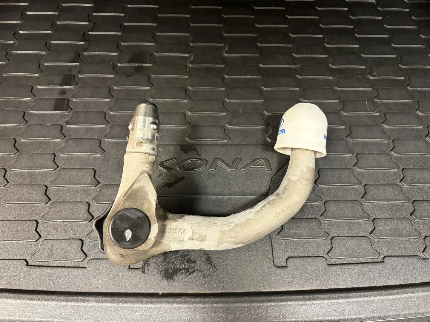 HYUNDAI KONA CRJ-181 carousel image