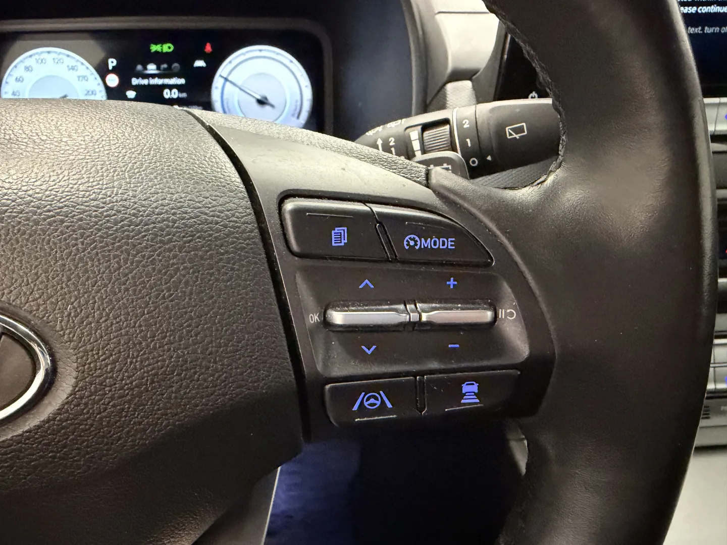 HYUNDAI KONA CRJ-181 carousel image