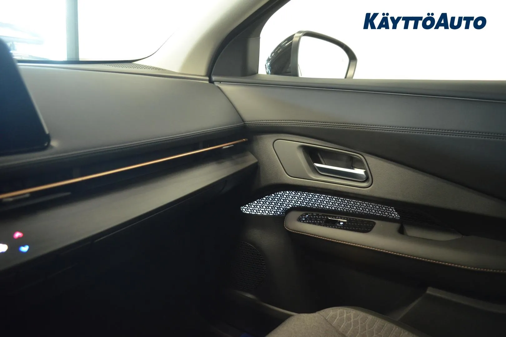 Nissan Ariya XTJ-141 carousel image