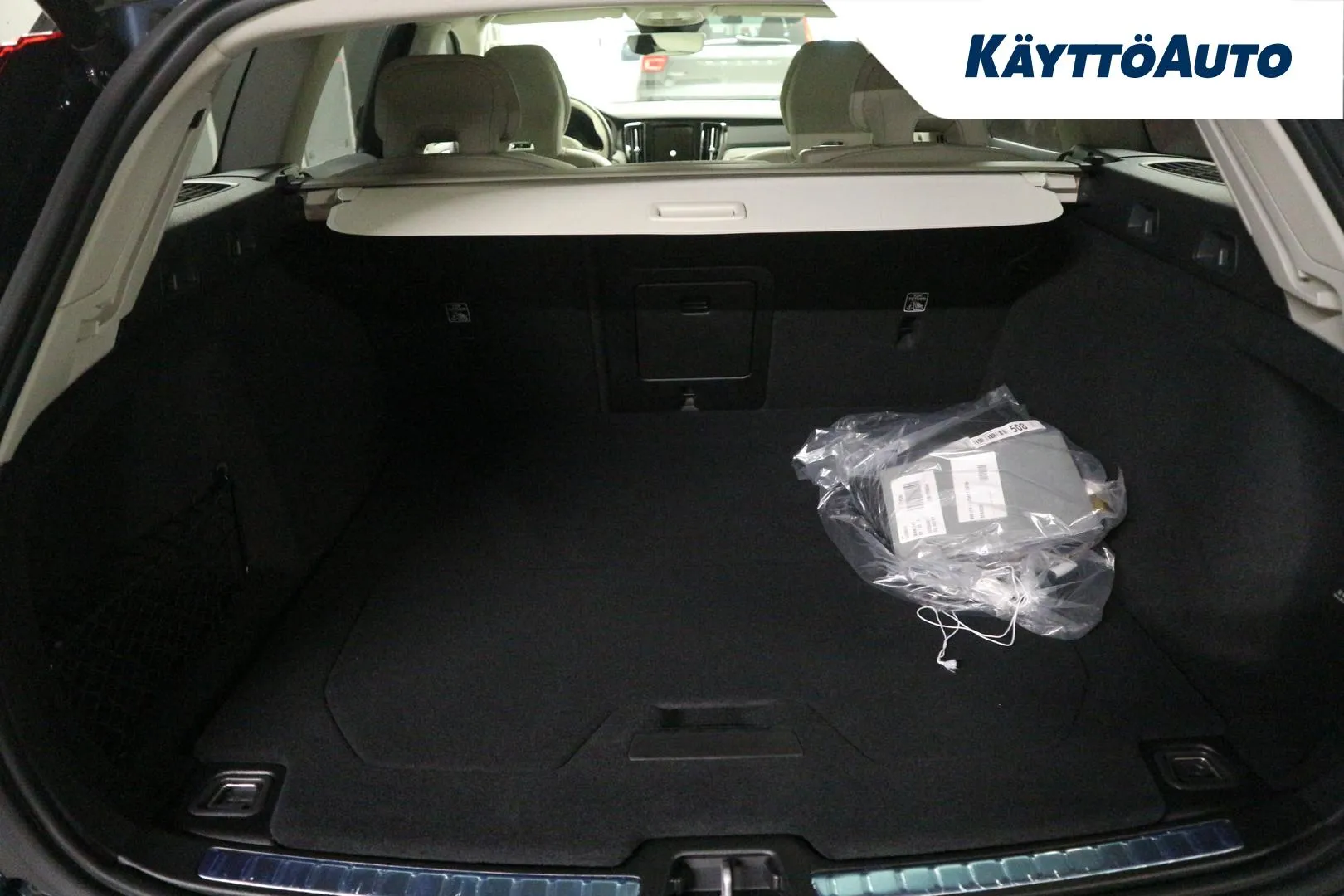 Volvo V60 JOF-302 carousel image