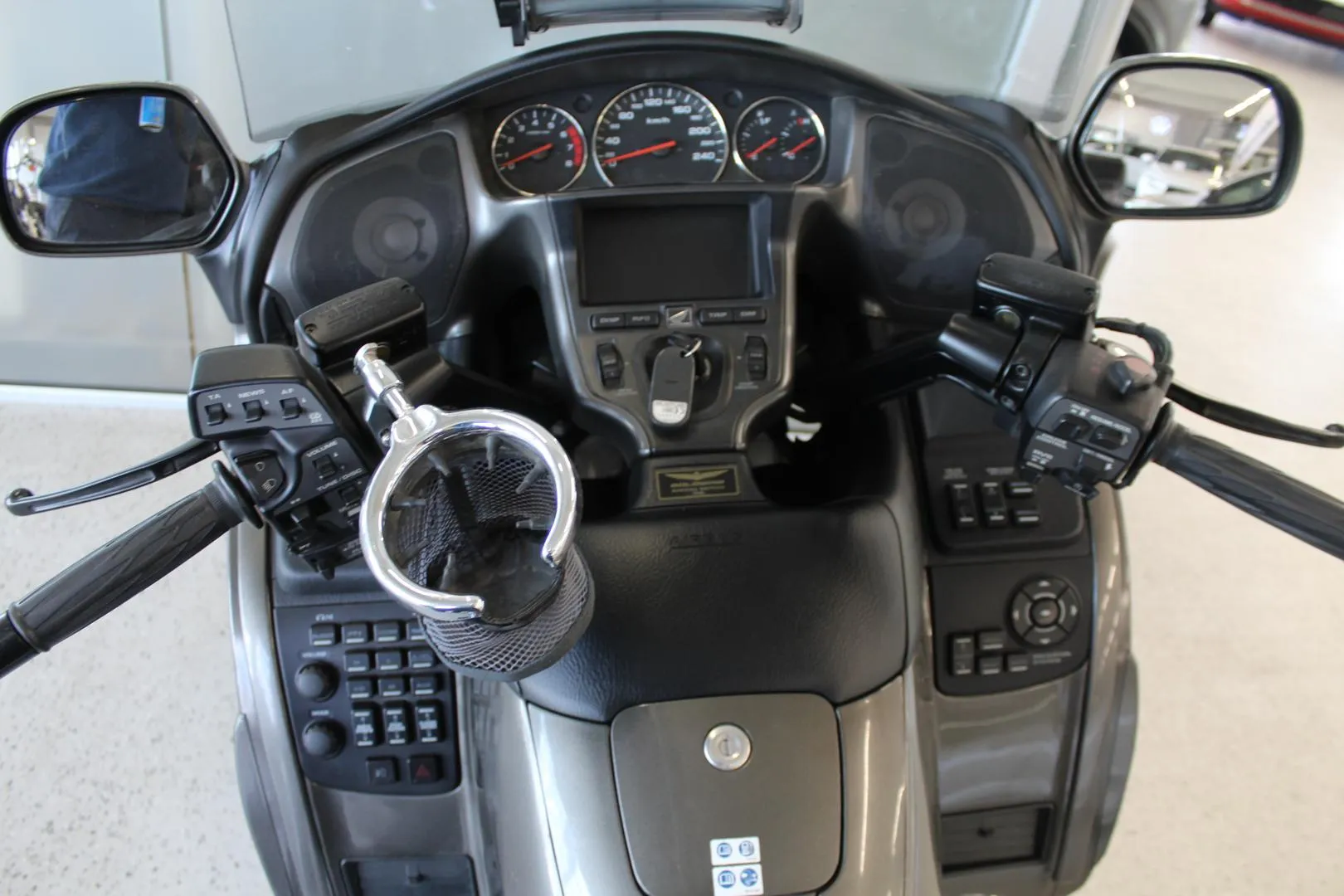 Honda GL1800 42-MBN carousel image