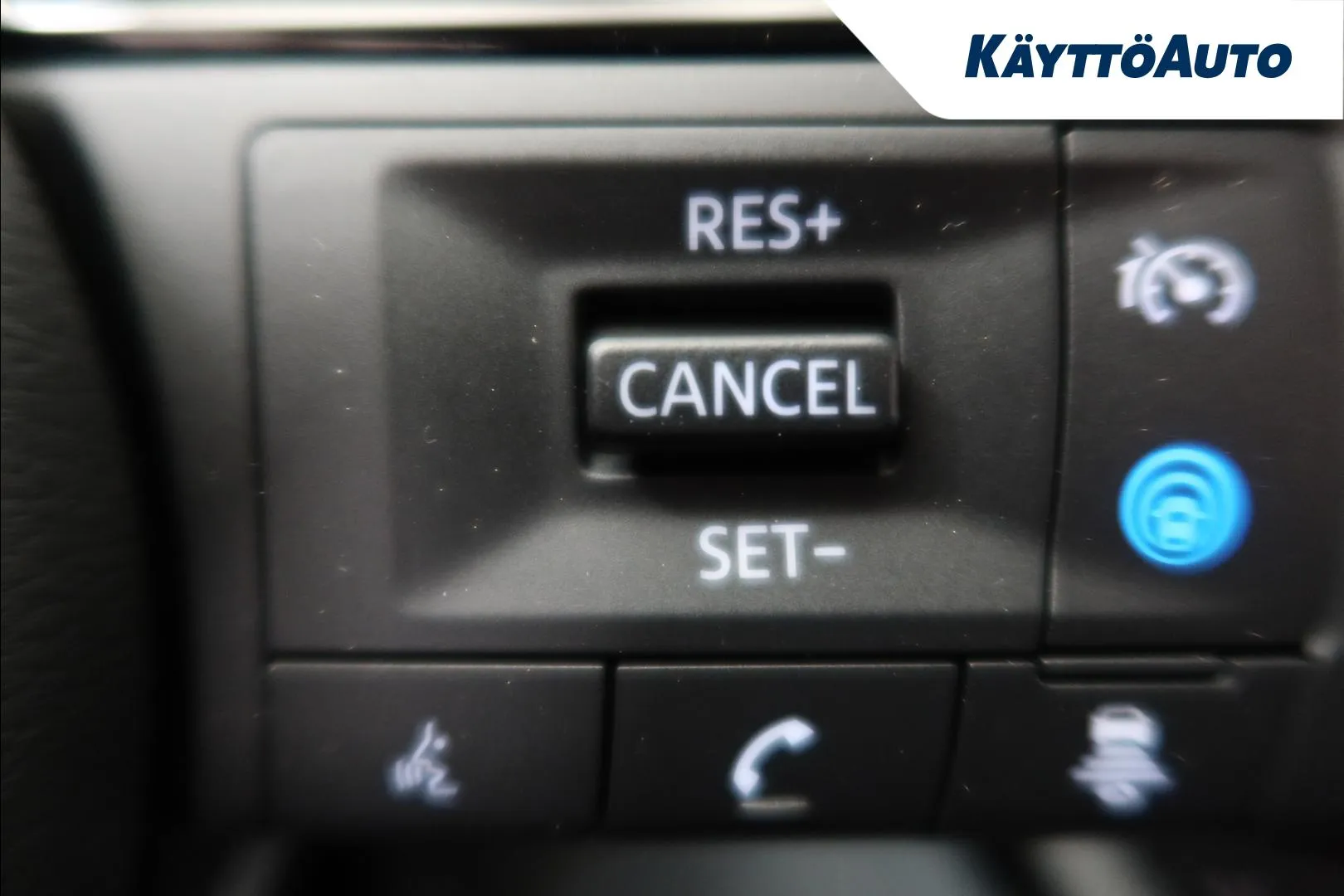 Nissan X-Trail XTJ-570 carousel image