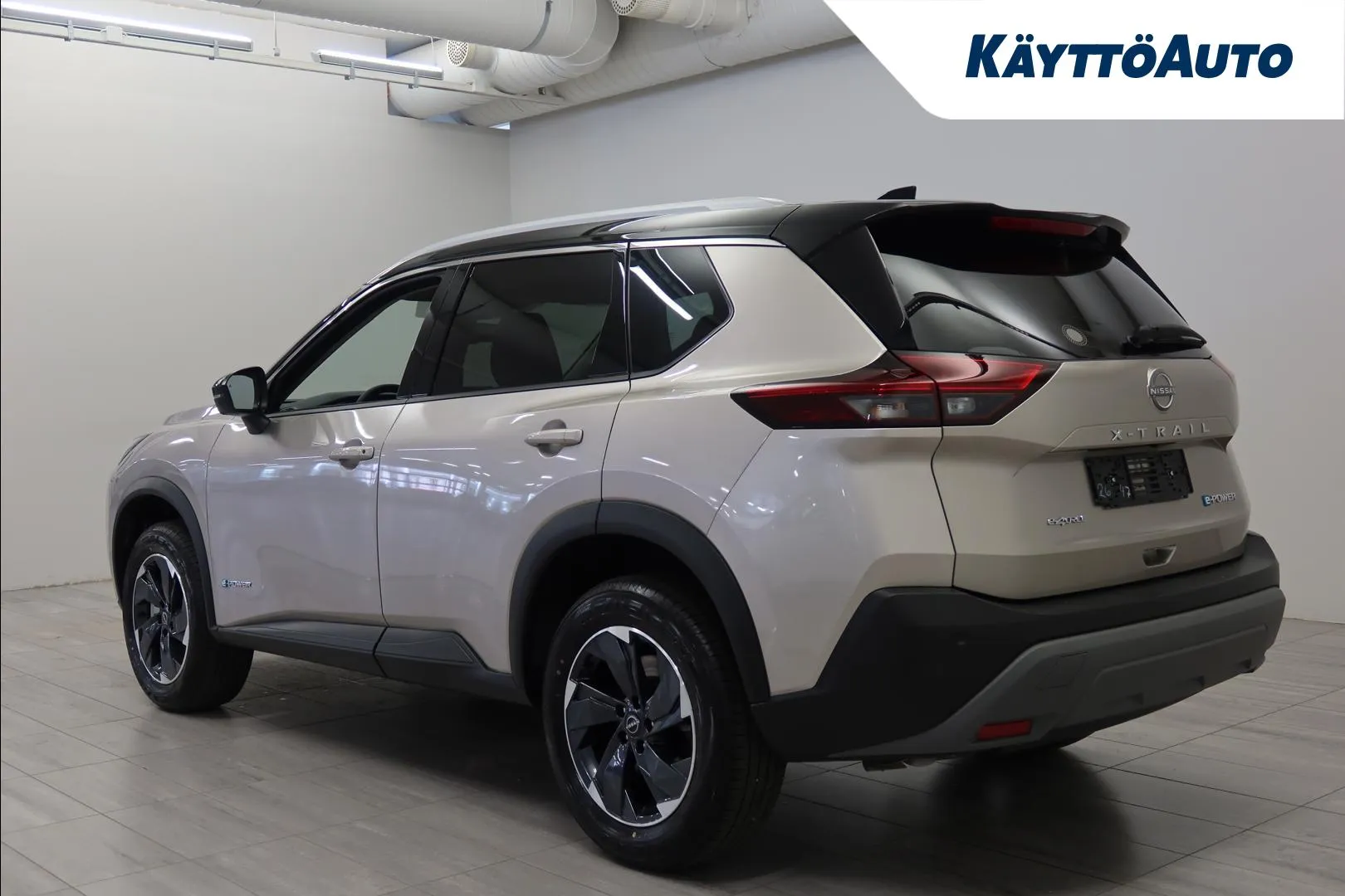 Nissan X-Trail XTJ-570 carousel image