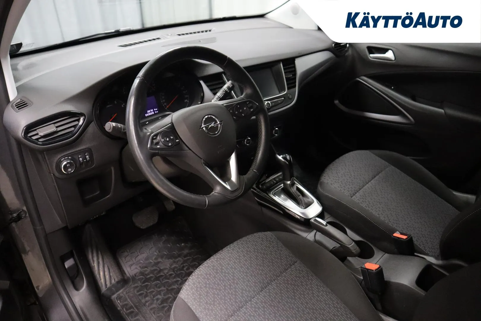 OPEL Crossland OZH-733 carousel image