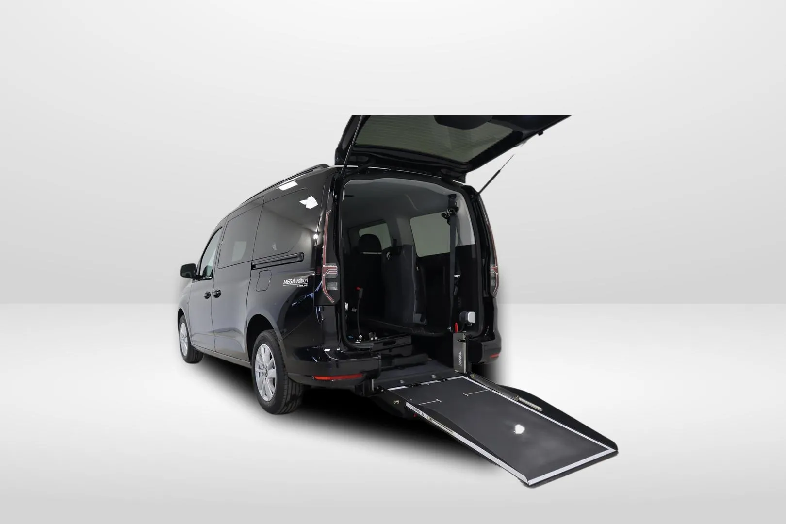 Volkswagen Caddy Maxi JOC-394 carousel image