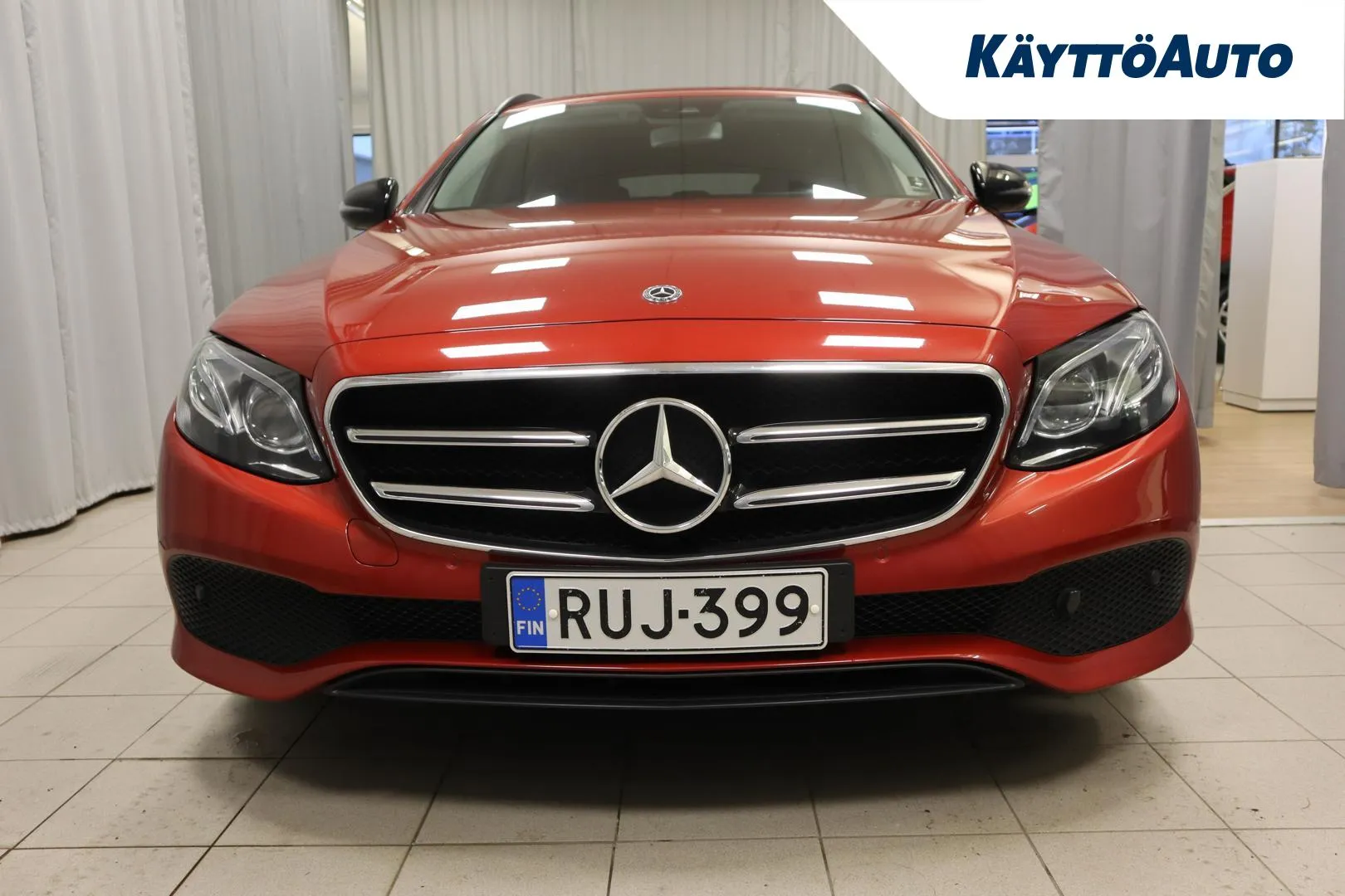 MERCEDES-BENZ E RUJ-399 carousel image