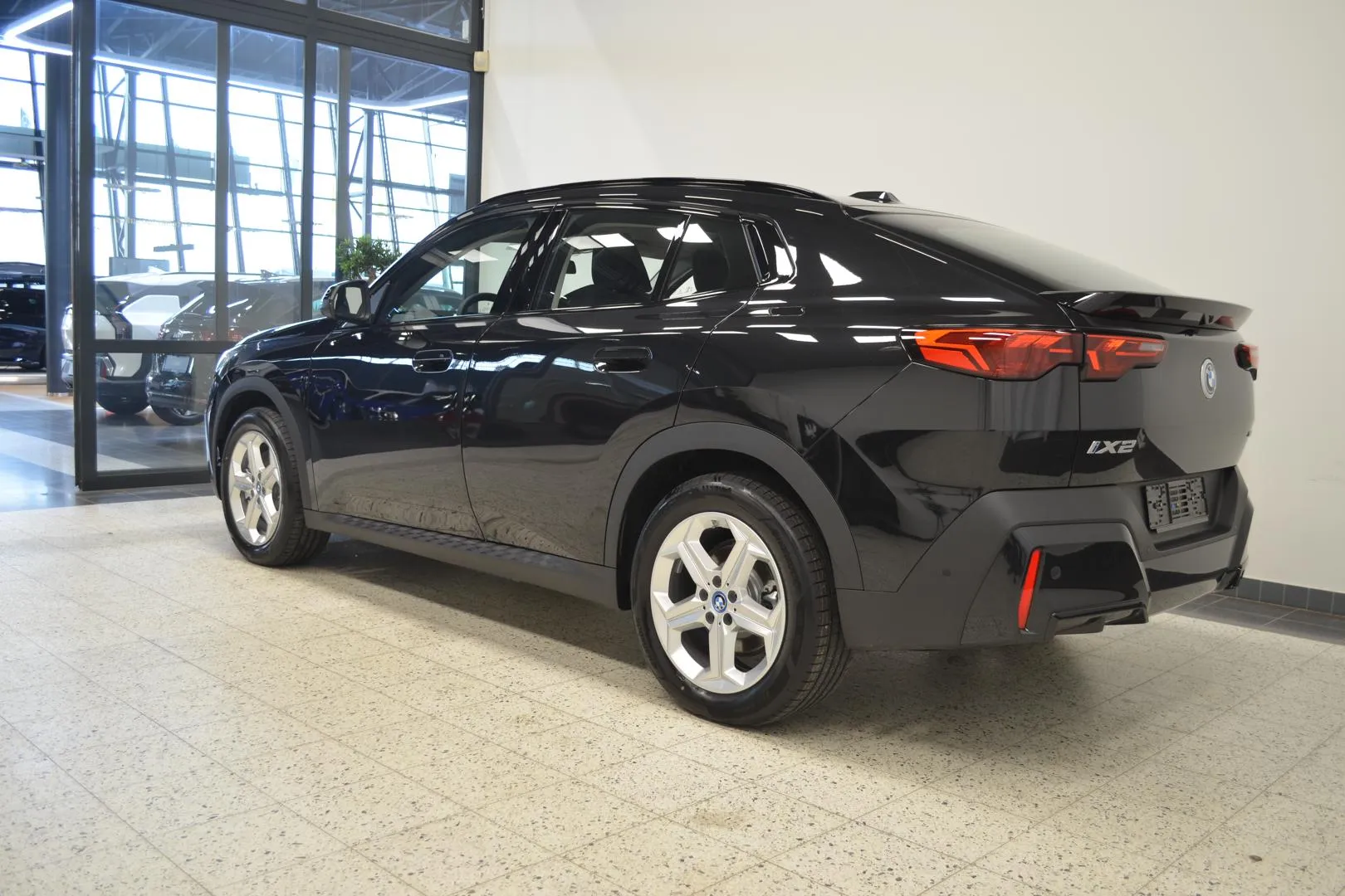 BMW iX2 YYE-545 carousel image