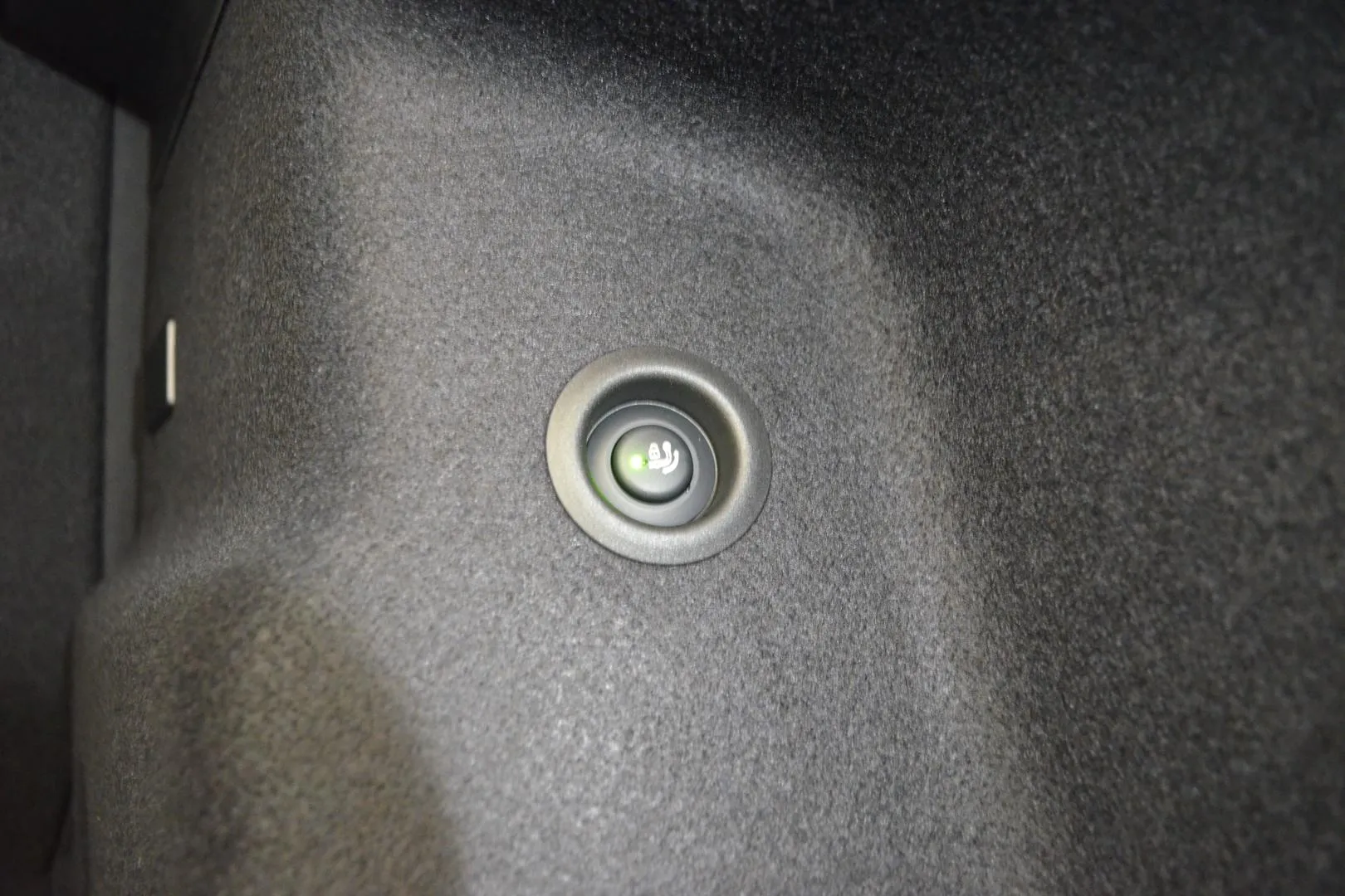 BMW iX2 YYE-545 carousel image