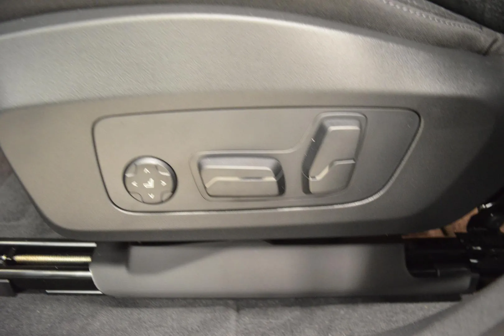 BMW iX2 YYE-545 carousel image