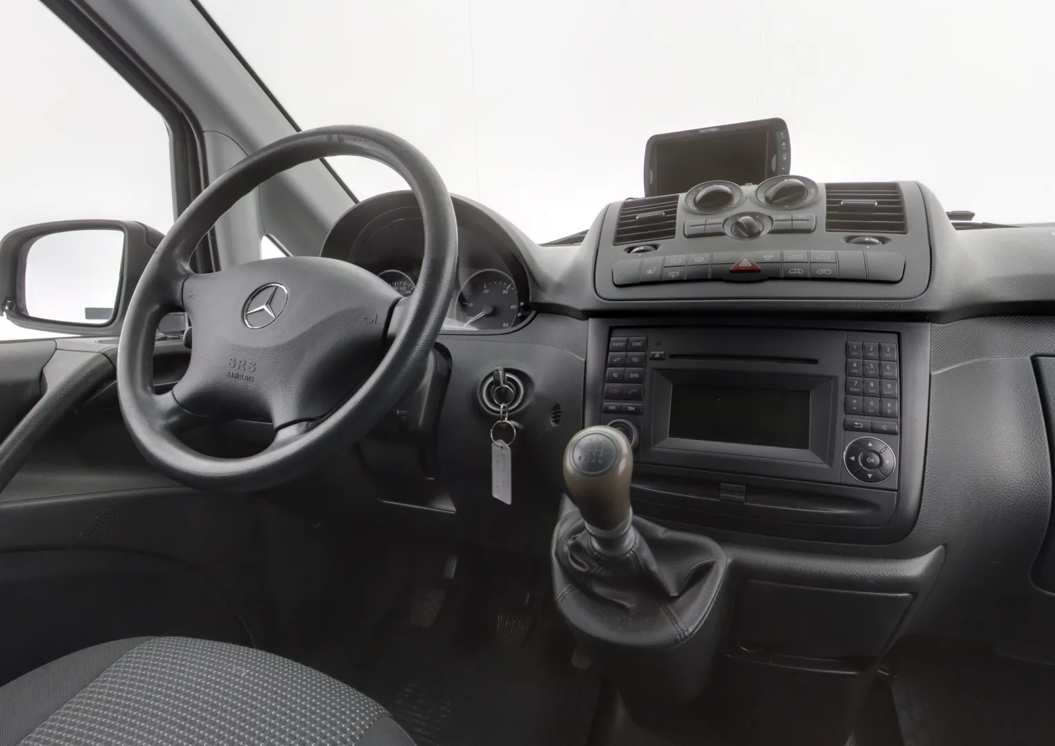 MERCEDES-BENZ Vito NKU-377 carousel image