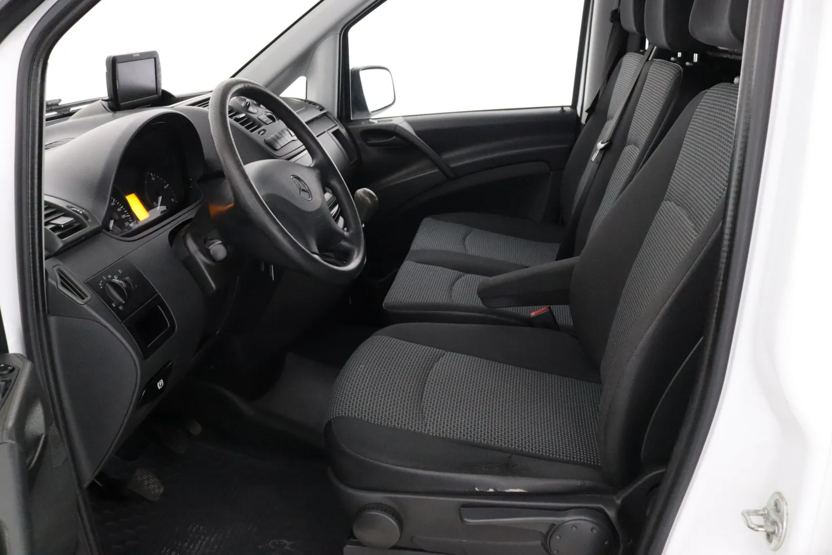 MERCEDES-BENZ Vito NKU-377 carousel image