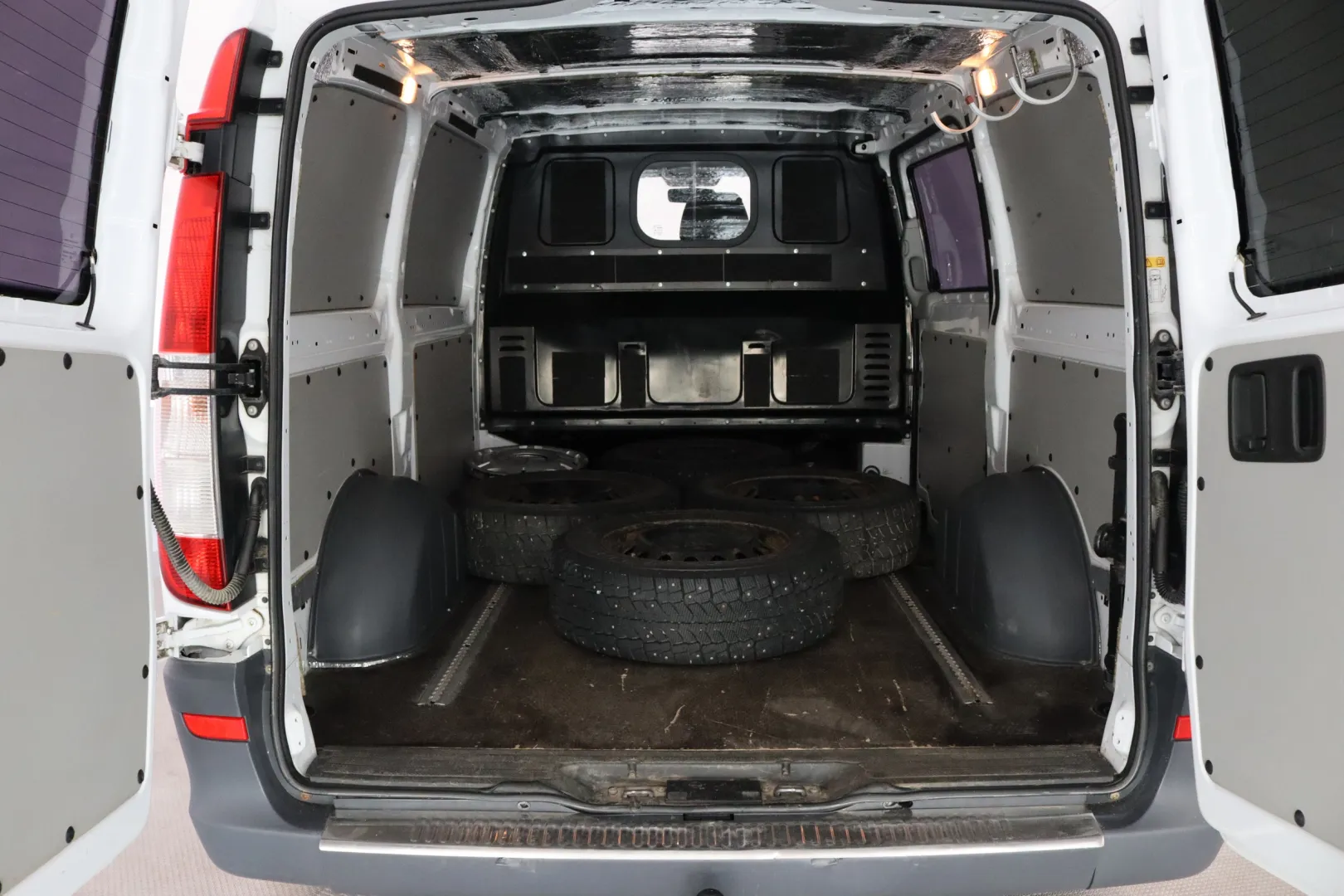 MERCEDES-BENZ Vito NKU-377 carousel image