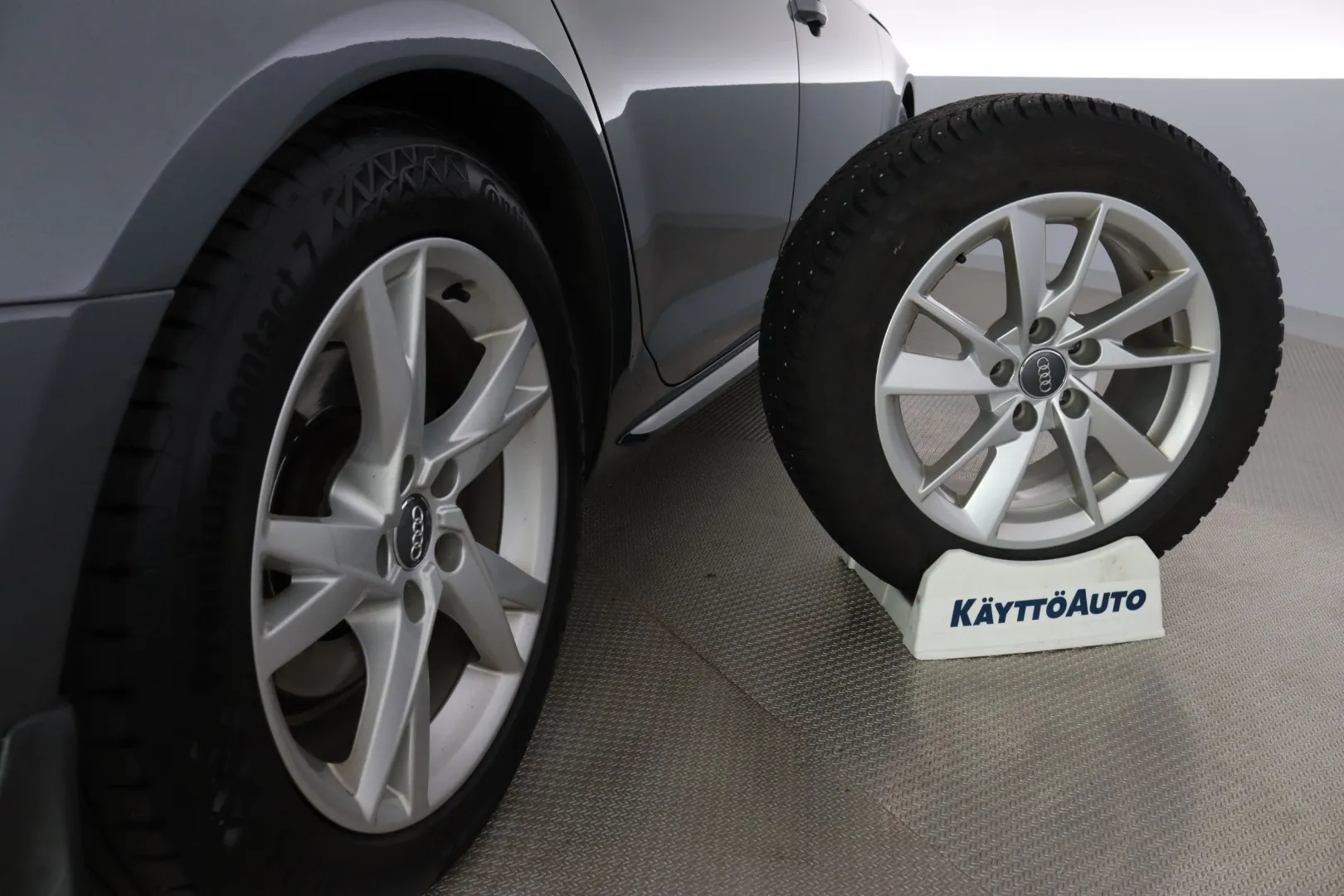 AUDI A4 LNK-418 carousel image