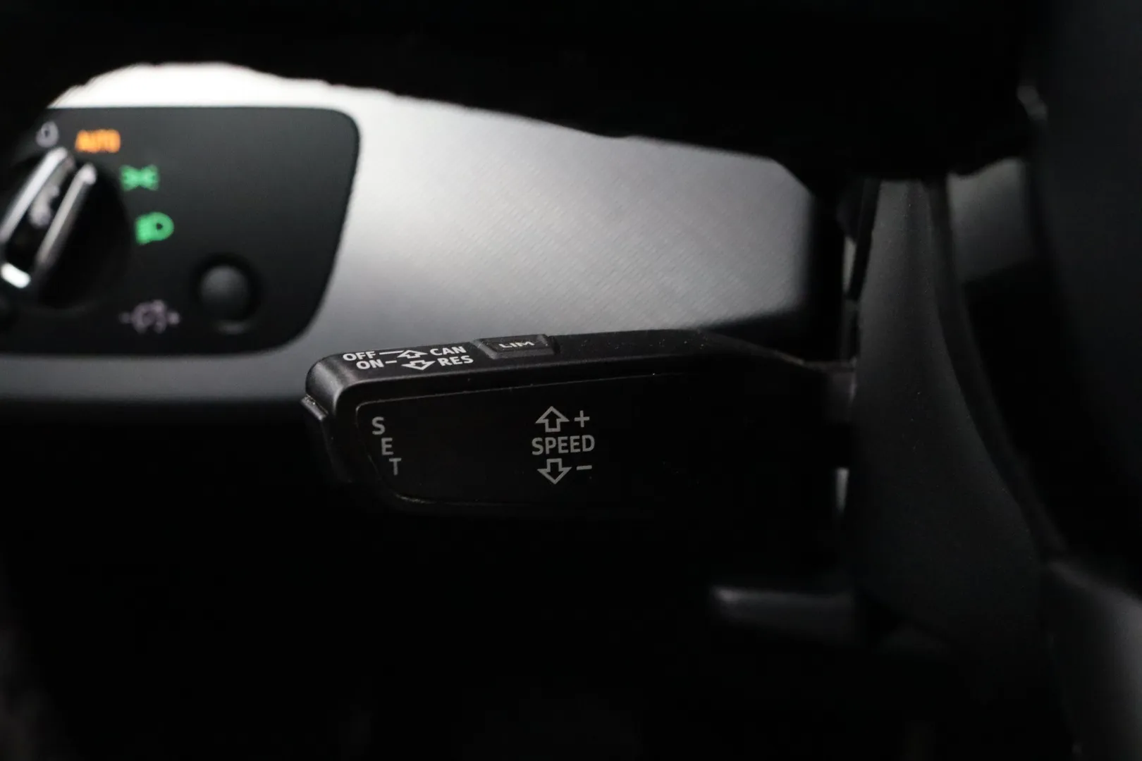 Audi A4 LNK-418 carousel image