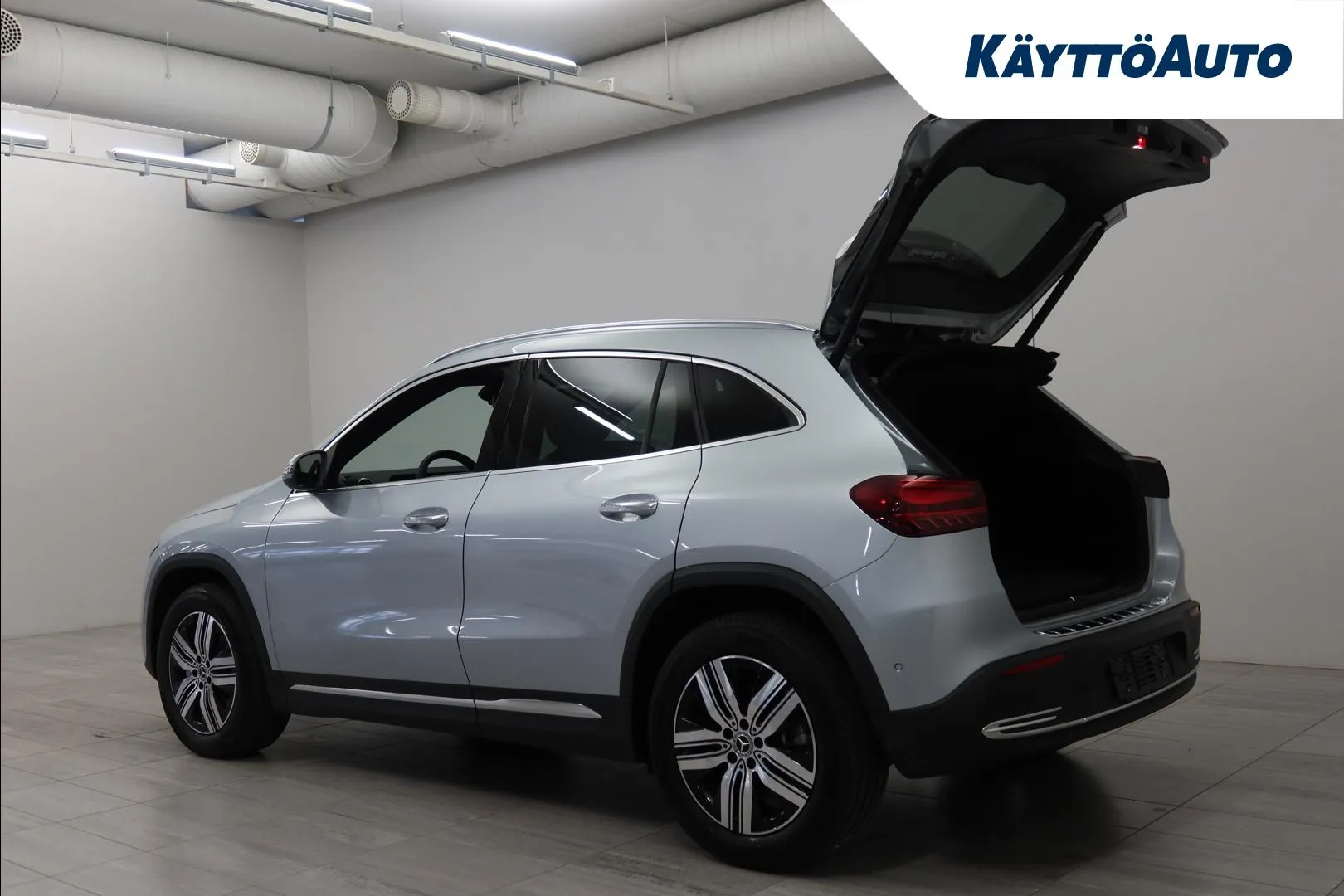 Mercedes-Benz EQA LTA-980 carousel image