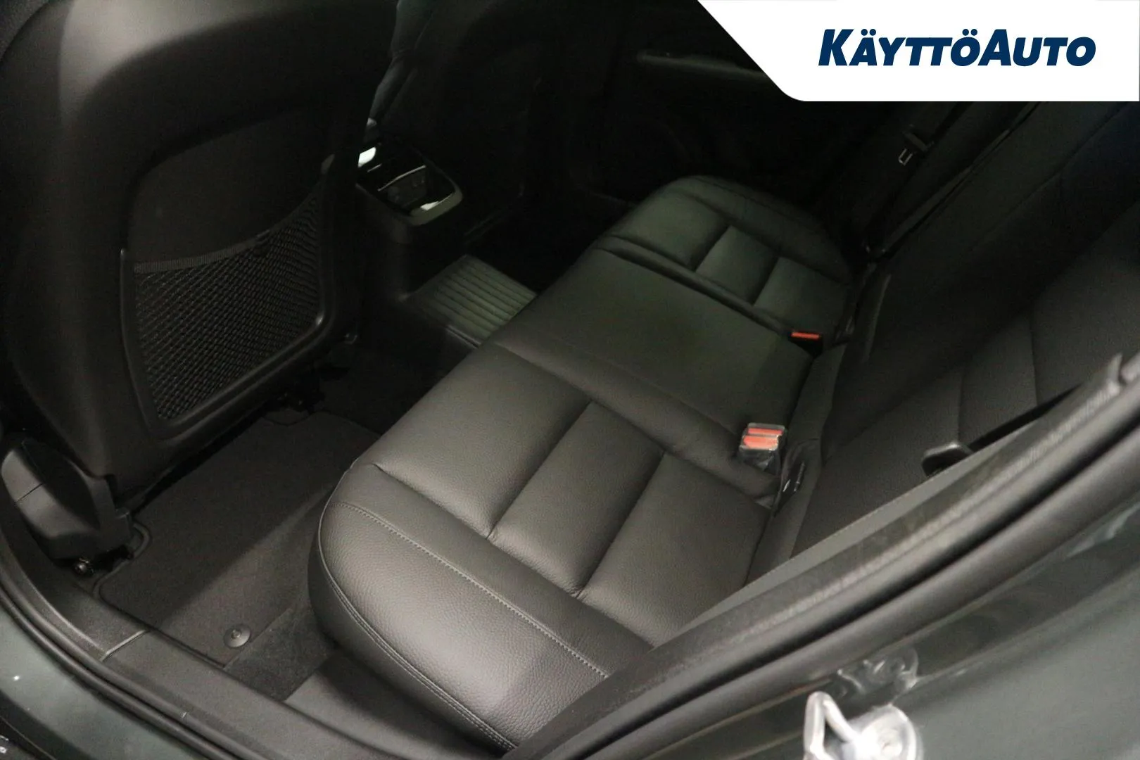 Volvo V60 ISM-358 carousel image