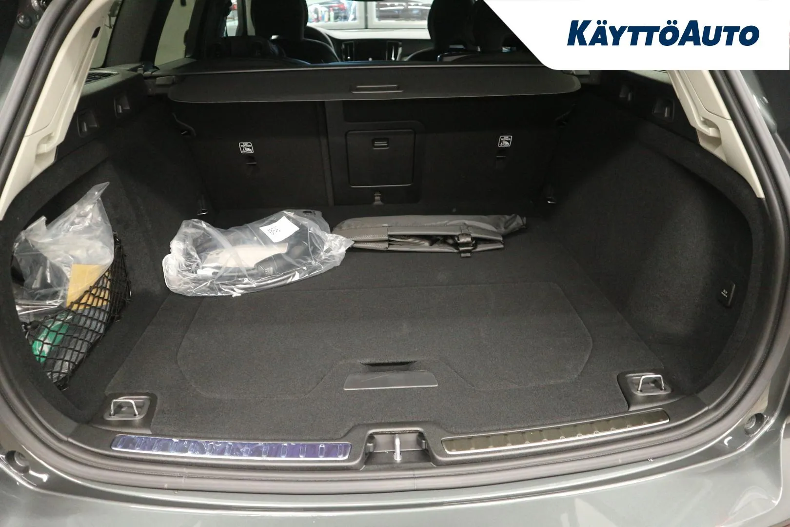 Volvo V60 ISM-358 carousel image