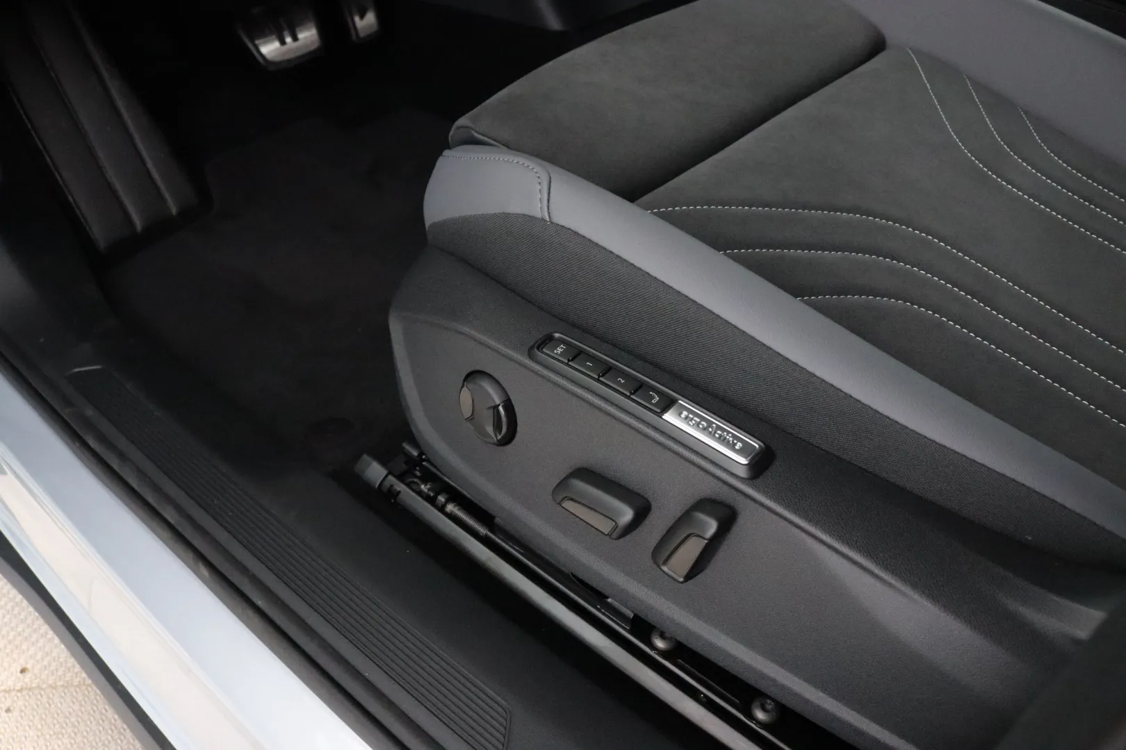 VOLKSWAGEN ID.4 ISM-334 carousel image