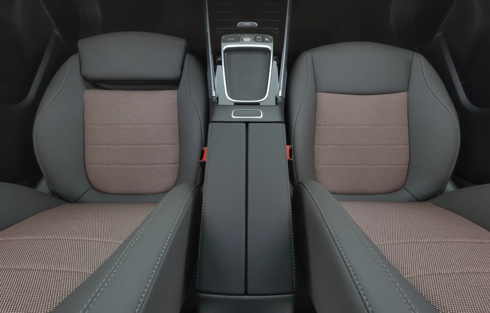 Mercedes-Benz EQB ISM-192 carousel image