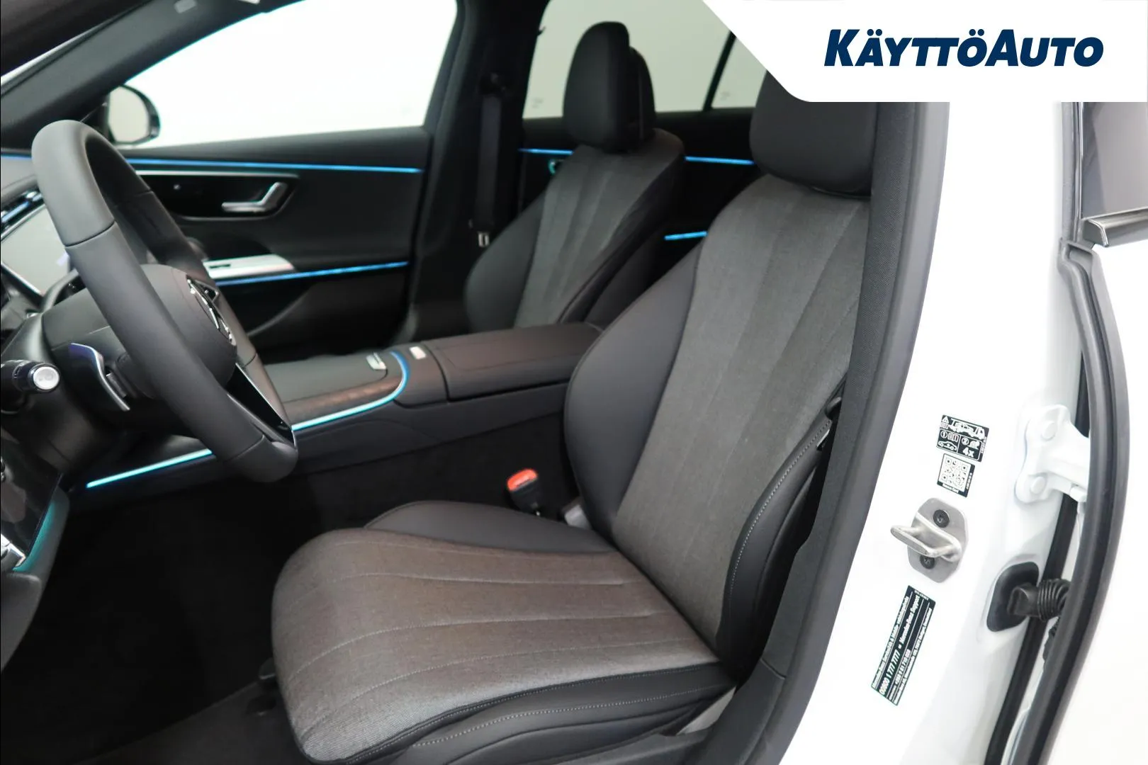 Mercedes-Benz E XYR-750 carousel image