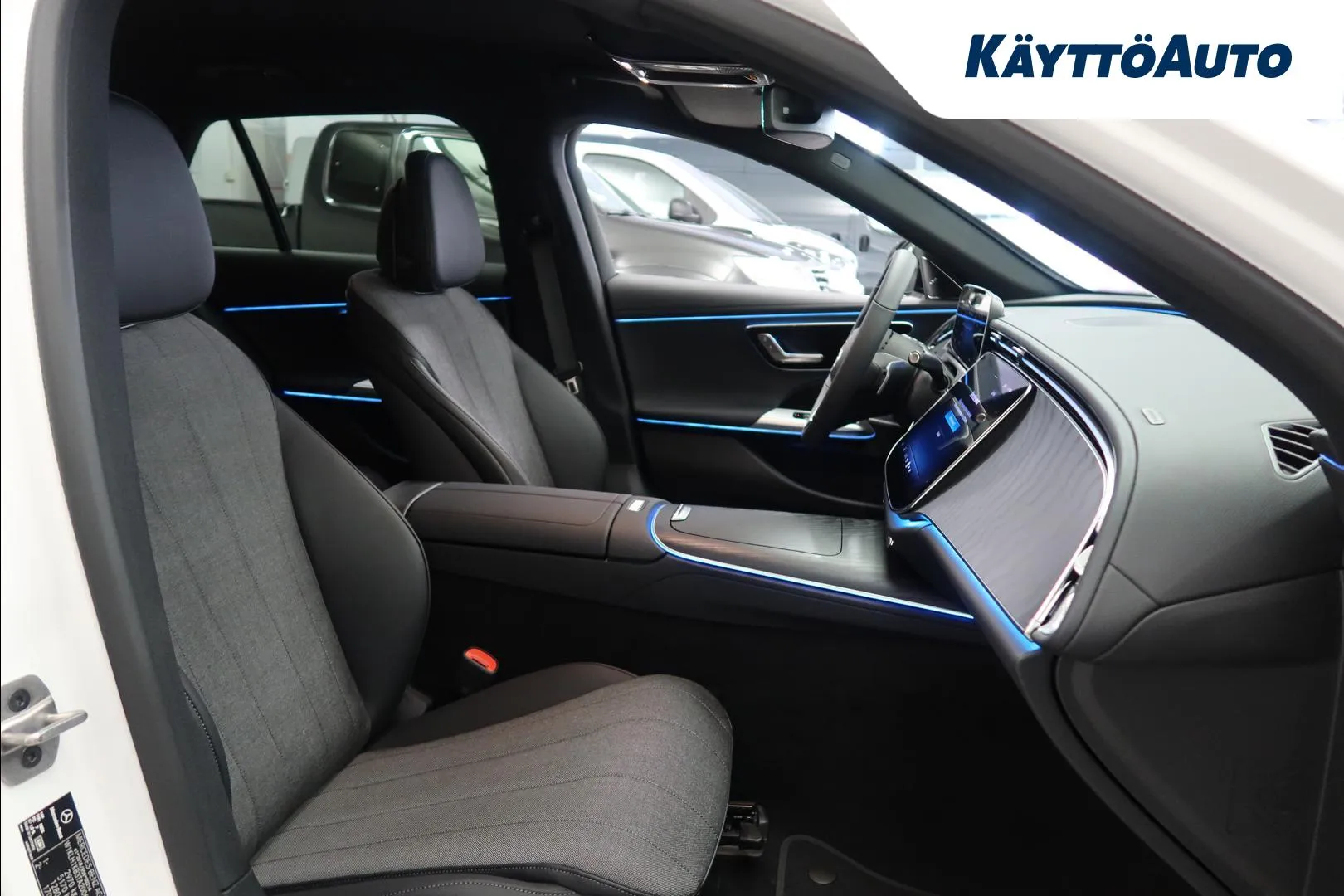 Mercedes-Benz E XYR-750 carousel image