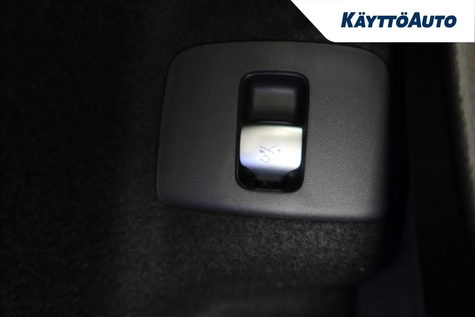 Mercedes-Benz E XYR-750 carousel image