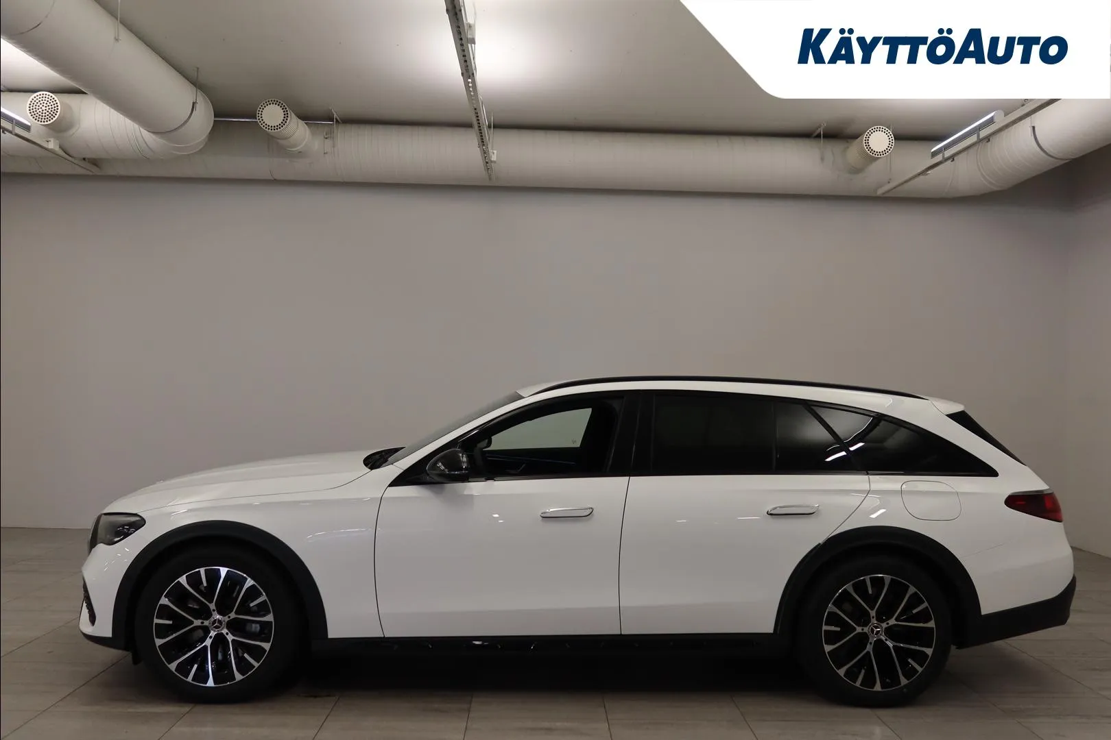 Mercedes-Benz E XYR-750 carousel image