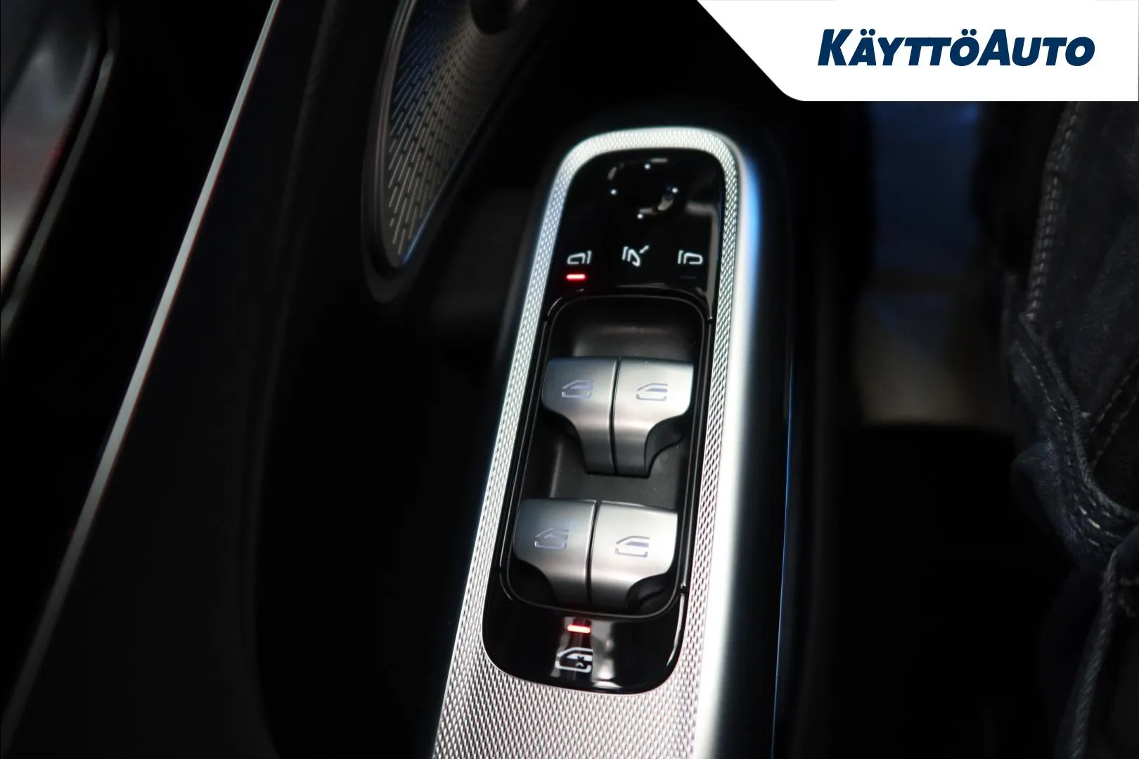 Mercedes-Benz E XYR-750 carousel image