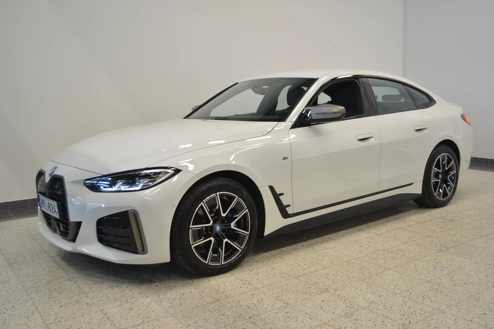 BMW i4 M50 MPL-824 carousel image