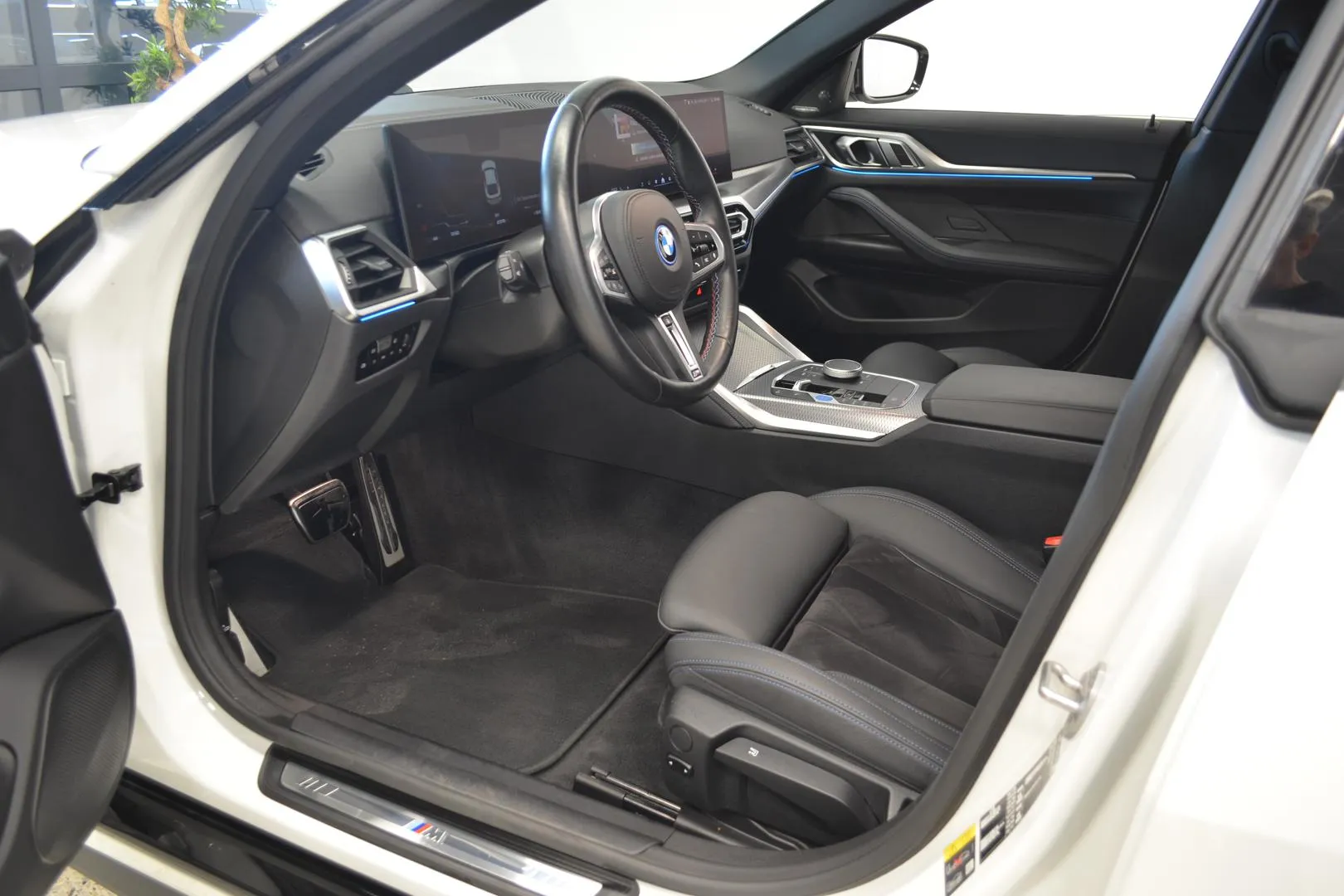 BMW i4 M50 MPL-824 carousel image