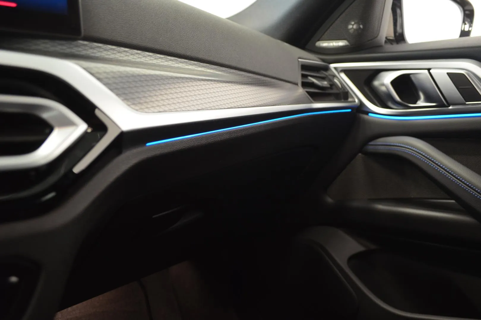 BMW i4 M50 MPL-824 carousel image