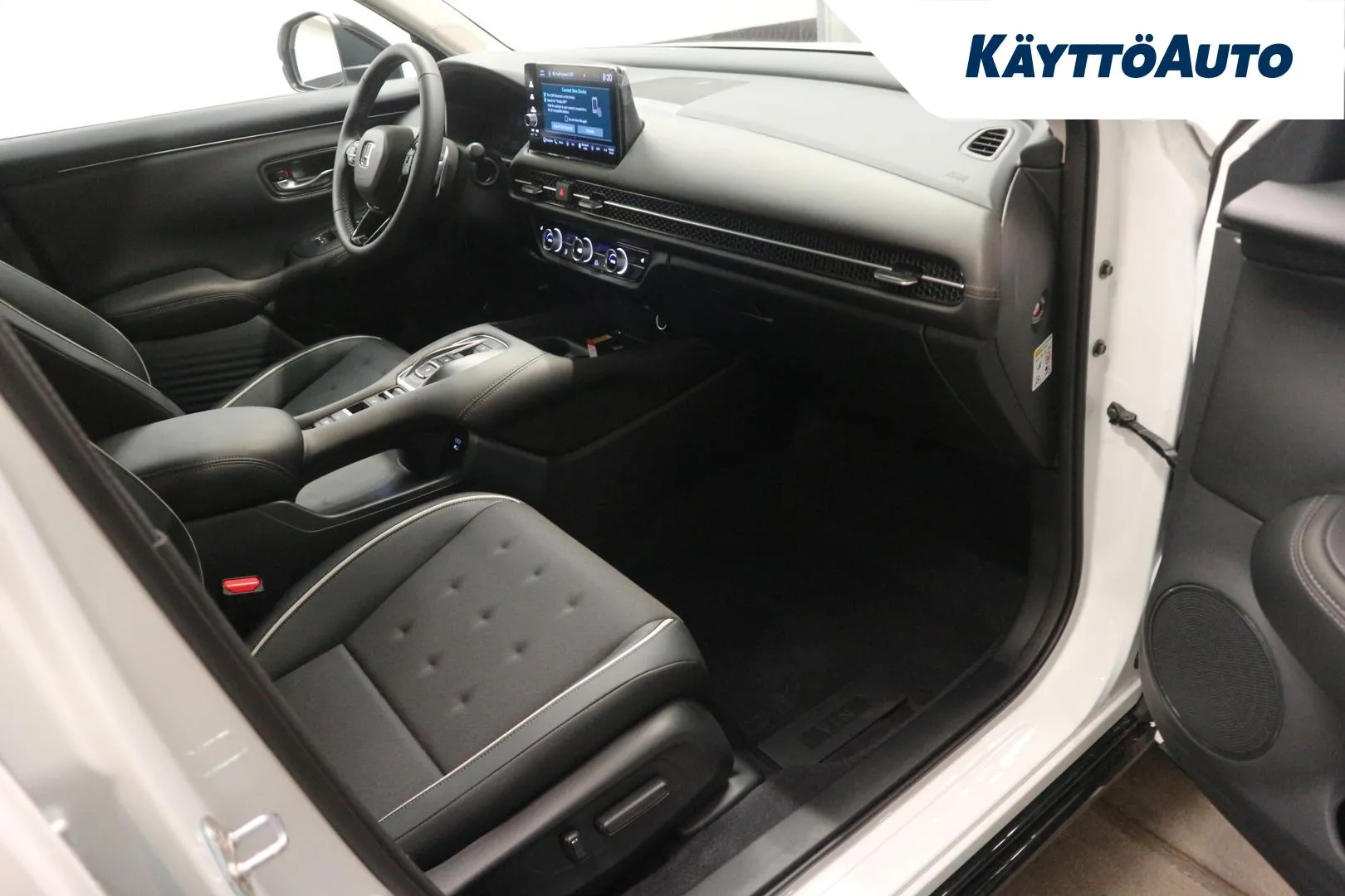 Honda ZR-V YYF-810 carousel image