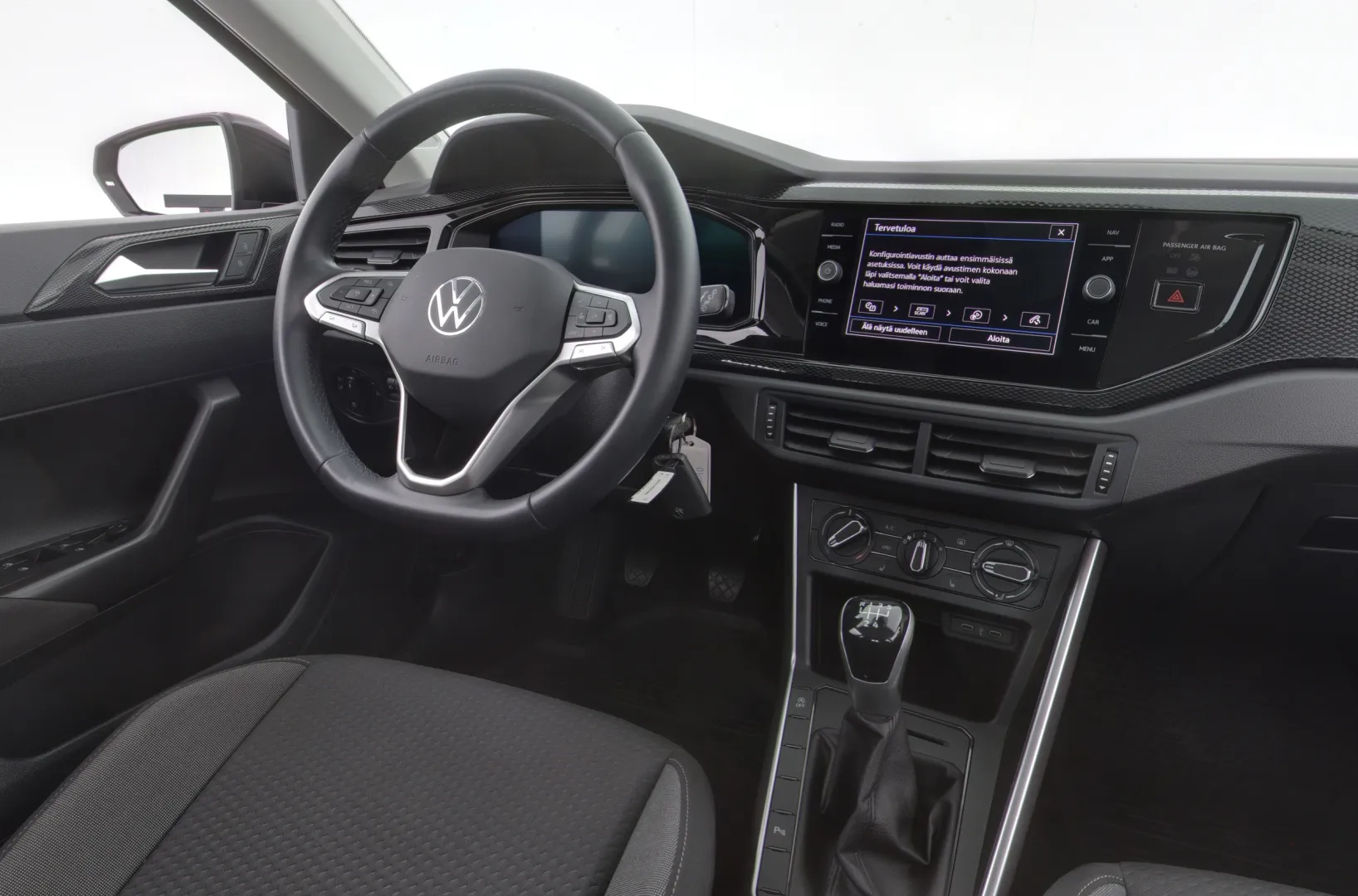 VOLKSWAGEN Polo OZG-402 carousel image