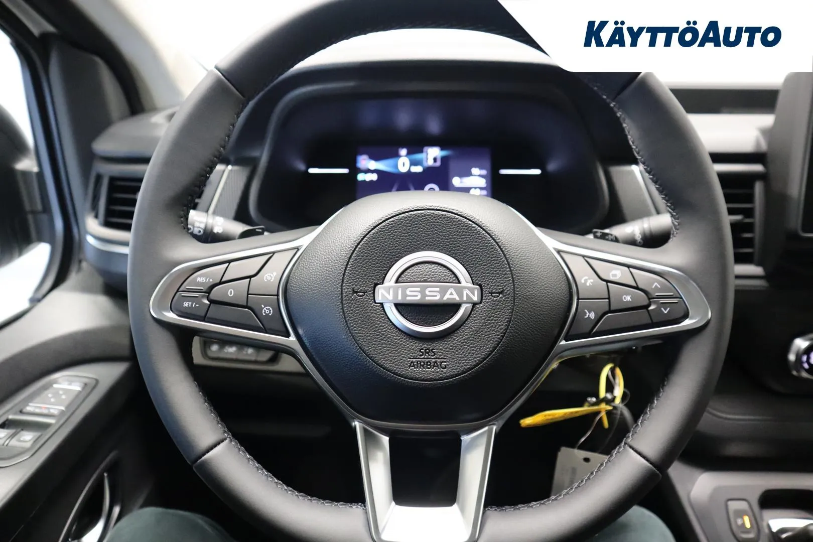 Nissan Primastar XUZ-232 carousel image