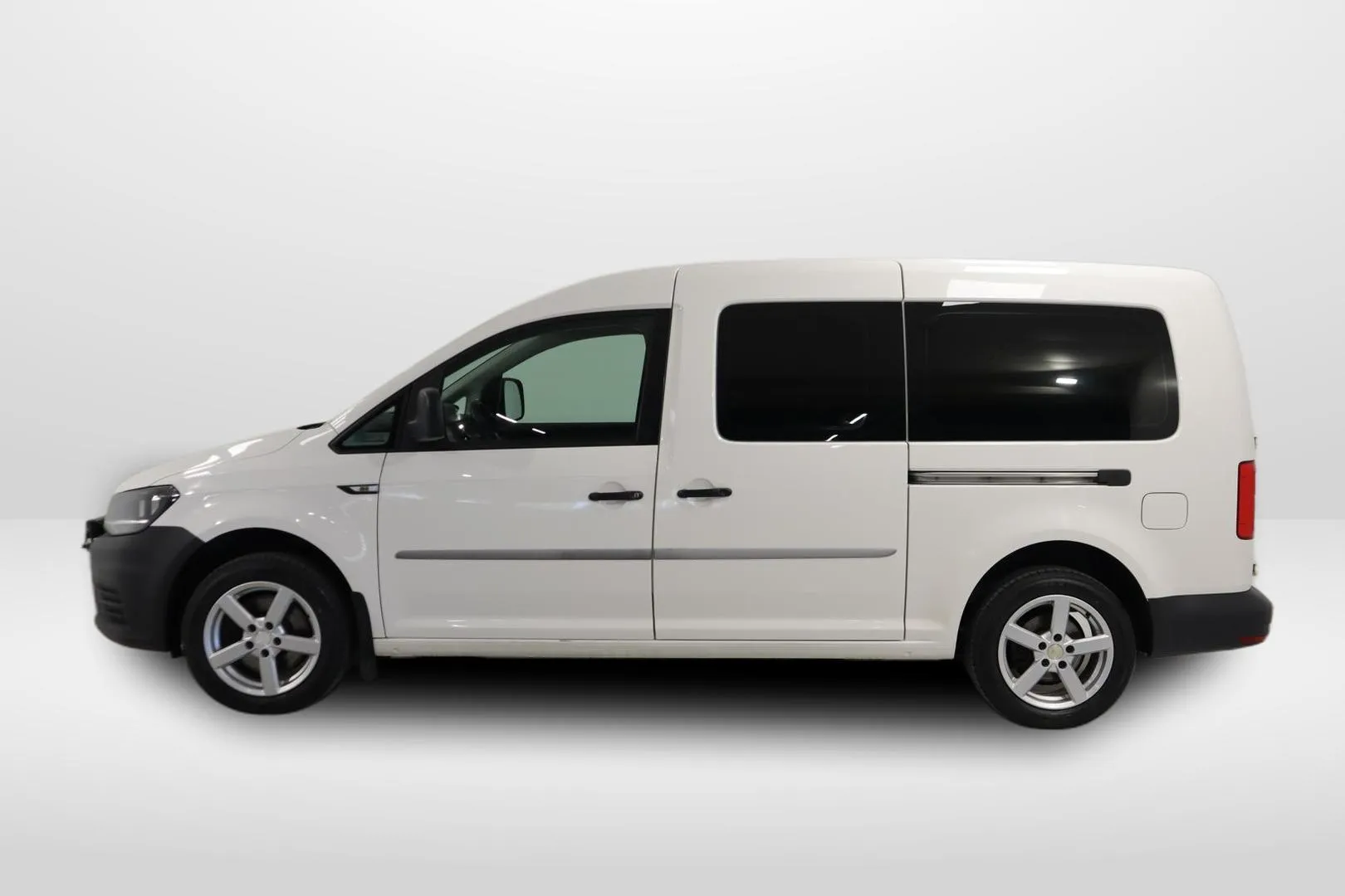 VOLKSWAGEN Caddy Maxi NKX-897 carousel image